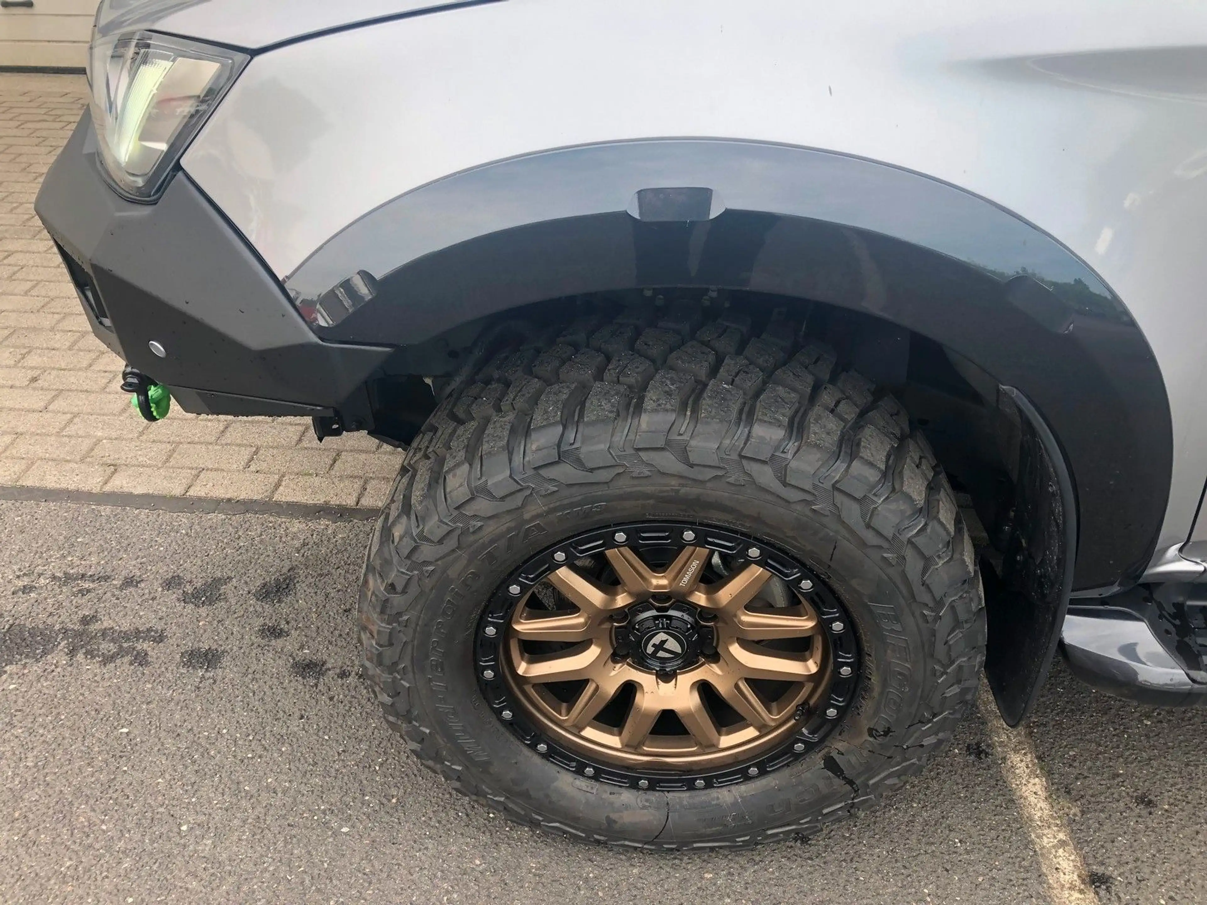 Isuzu D-Max Double Cab 4x4 V-Cross MT +Offroad+Winde+ — photo 6