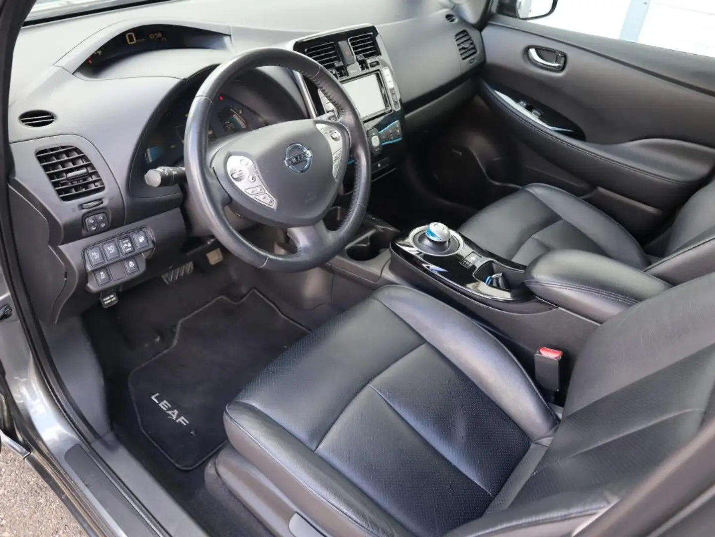 Nissan Leaf Business Edition 30 kWh / Cruise control / Navigat Grijs - 2