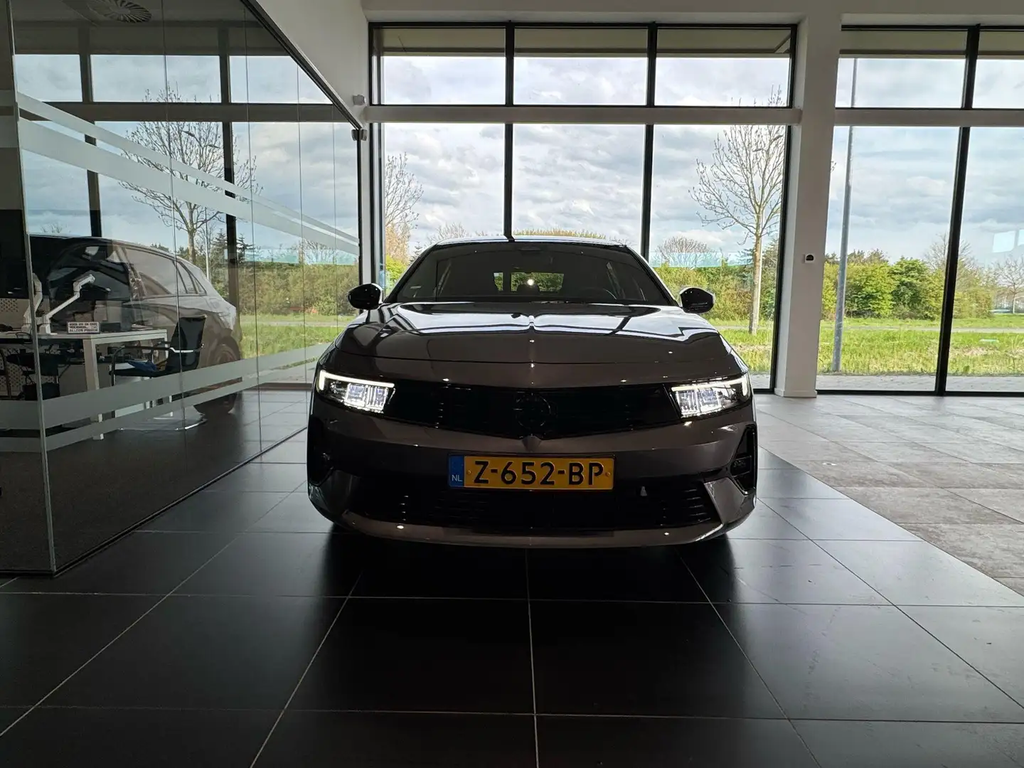 Opel Astra 1.2 Turbo GS | Automaat | Navigatie | 360° Camera Grijs - 2