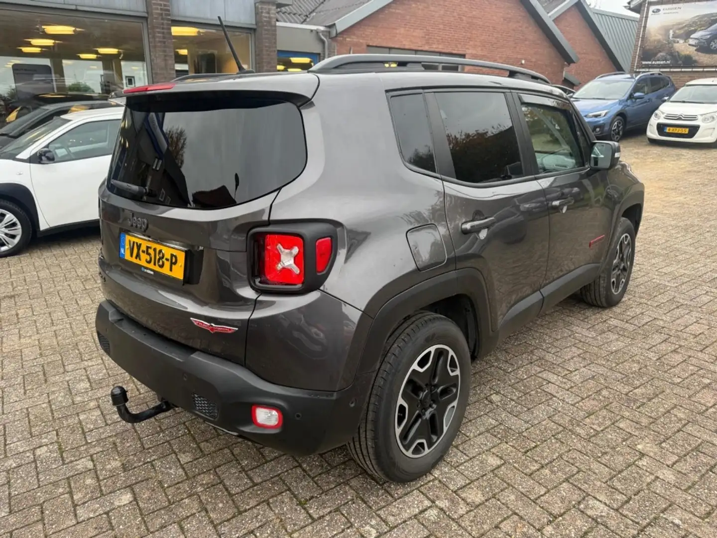 Jeep Renegade 2.0 MJ Trailhawk*4x4 9T AUTOM* grijs kenteken* Grijs - 2