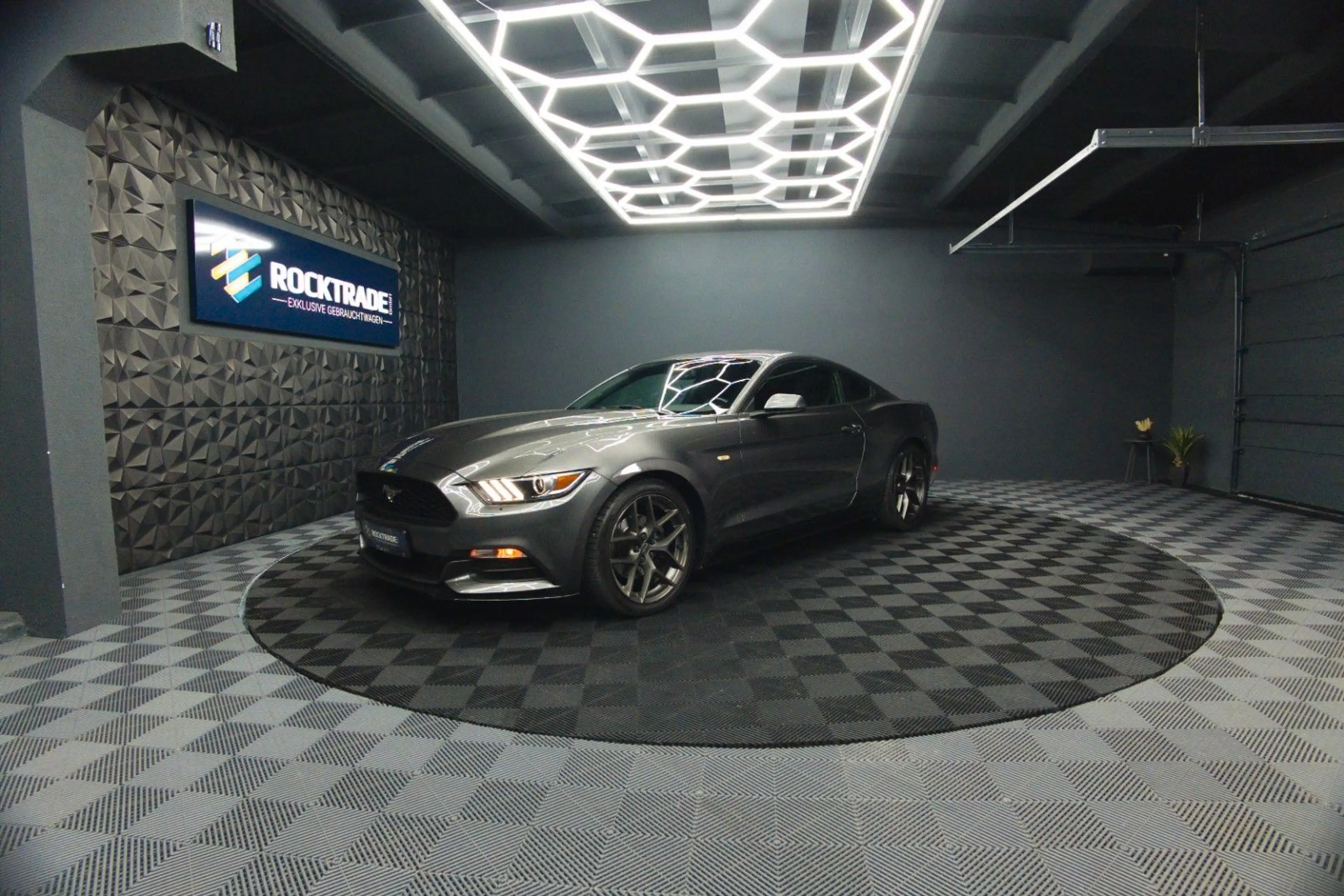 Ford Mustang 3.7 V6 GT Coupe 19Zoll | Xenon | Kamera — photo 2