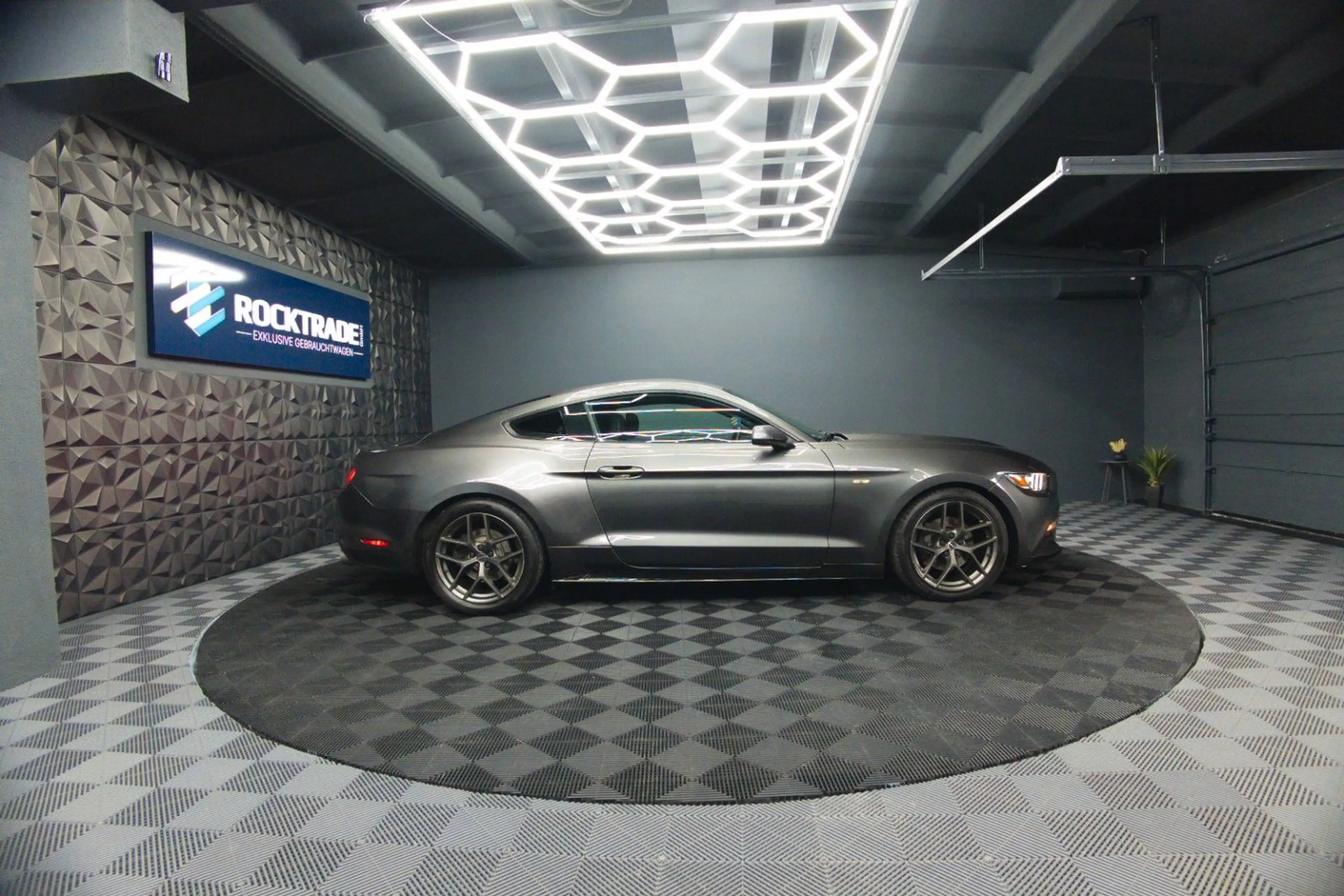 Ford Mustang 3.7 V6 GT Coupe 19Zoll | Xenon | Kamera — photo 8
