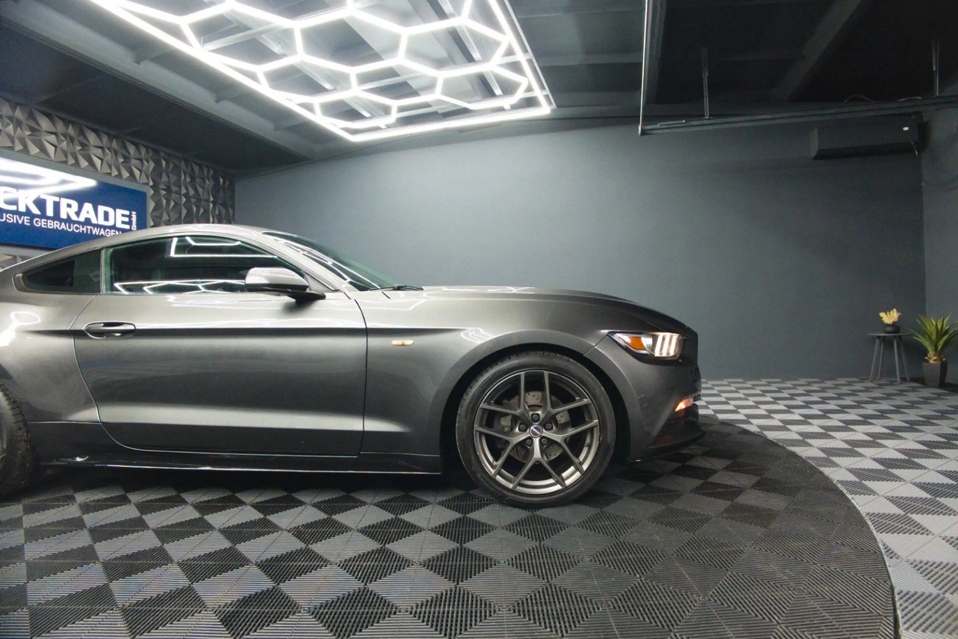 Ford Mustang 3.7 V6 GT Coupe 19Zoll | Xenon | Kamera — photo 10
