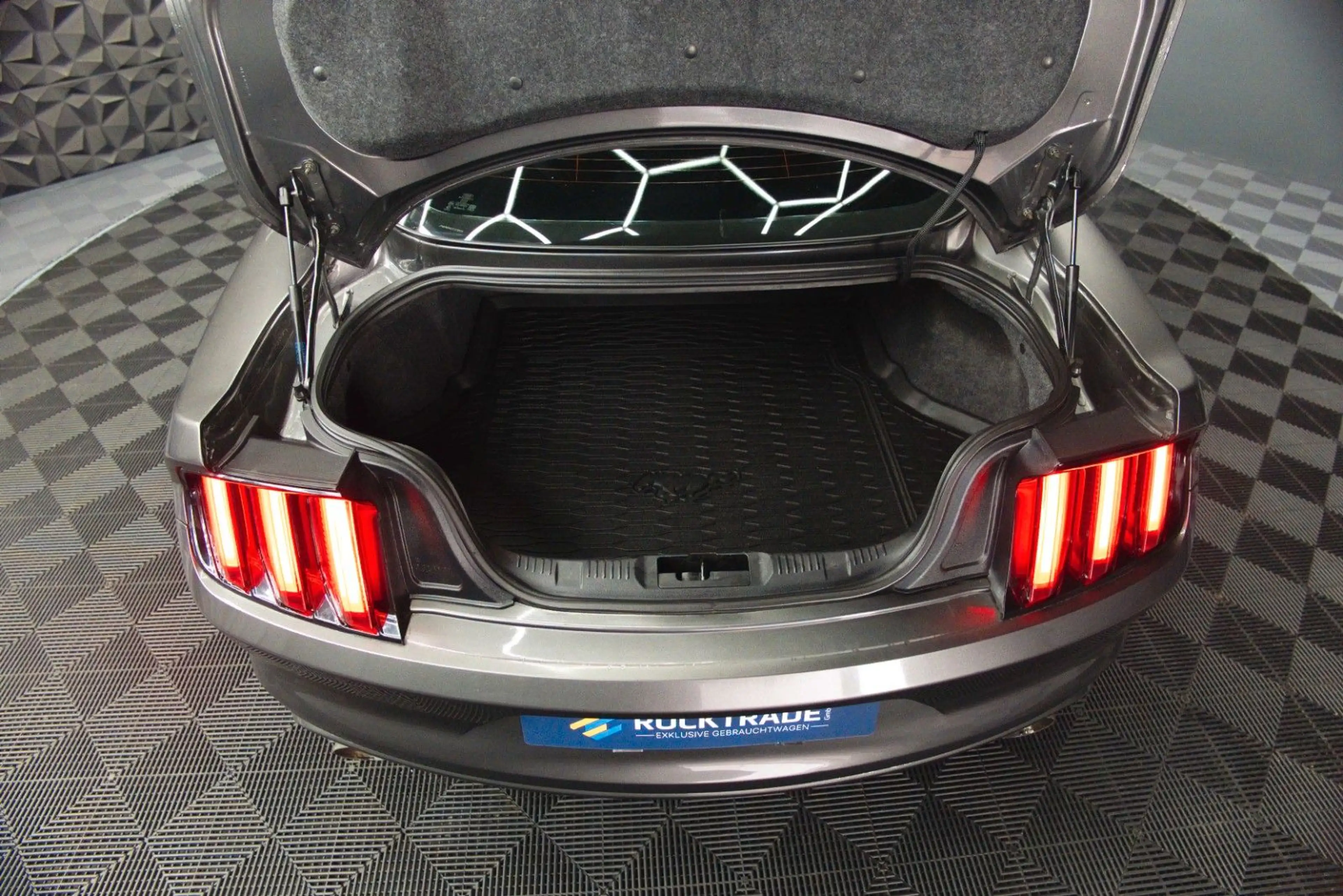 Ford Mustang 3.7 V6 GT Coupe 19Zoll | Xenon | Kamera — photo 14