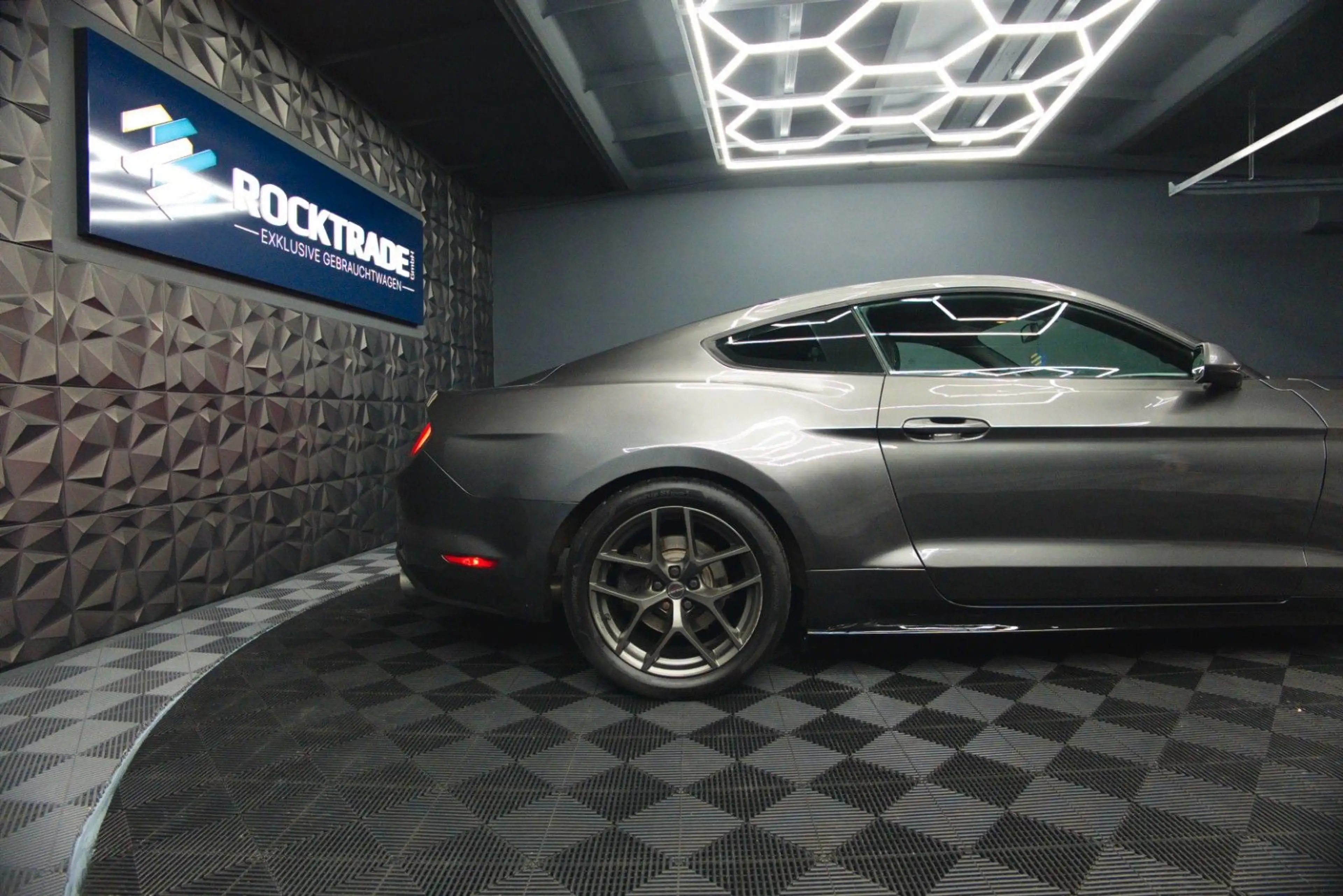 Ford Mustang 3.7 V6 GT Coupe 19Zoll | Xenon | Kamera — photo 9