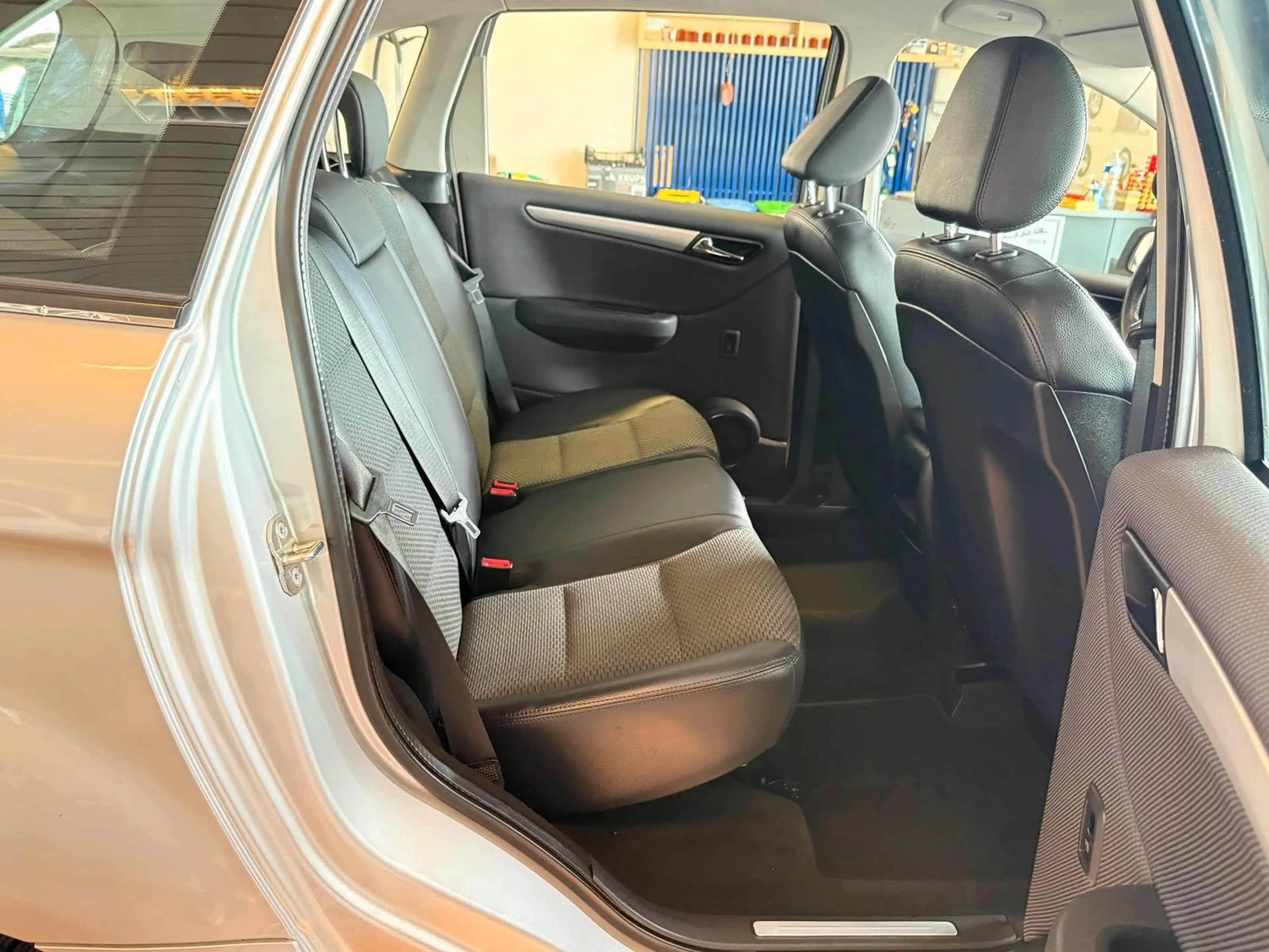 Mercedes-Benz B 160 Automatik / Klima / Tempomat — photo 12
