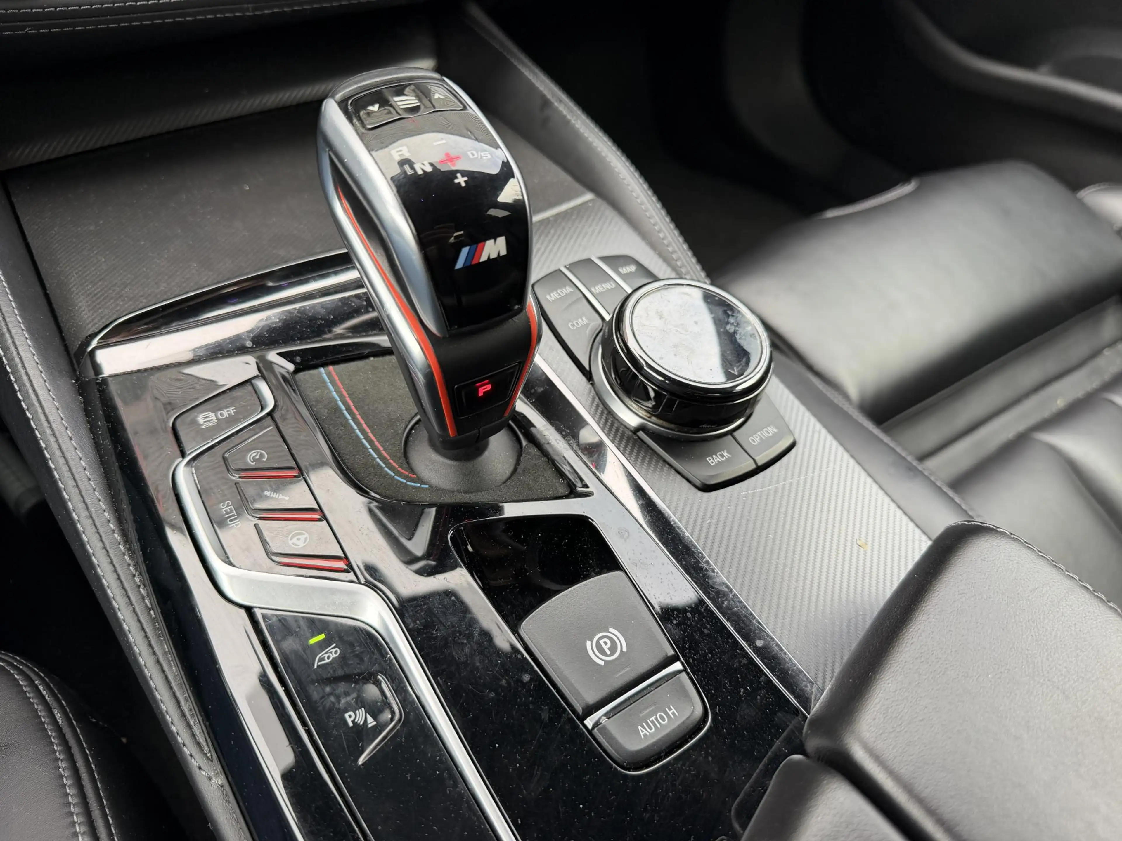 BMW M5 5-Serie | Carbon | Head-Up | Camera |  Softclose | — photo 24