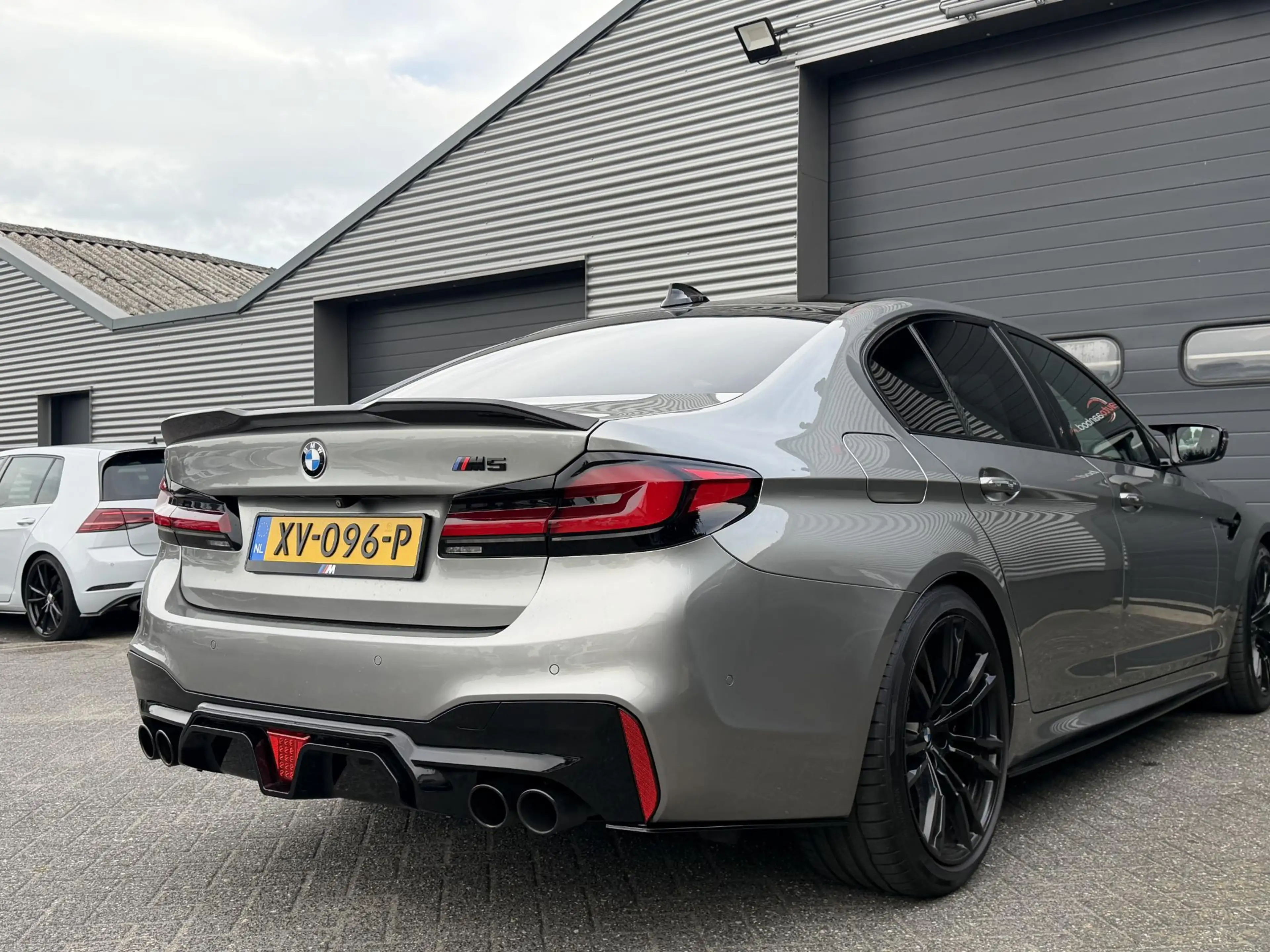 BMW M5 5-Serie | Carbon | Head-Up | Camera |  Softclose | — photo 44