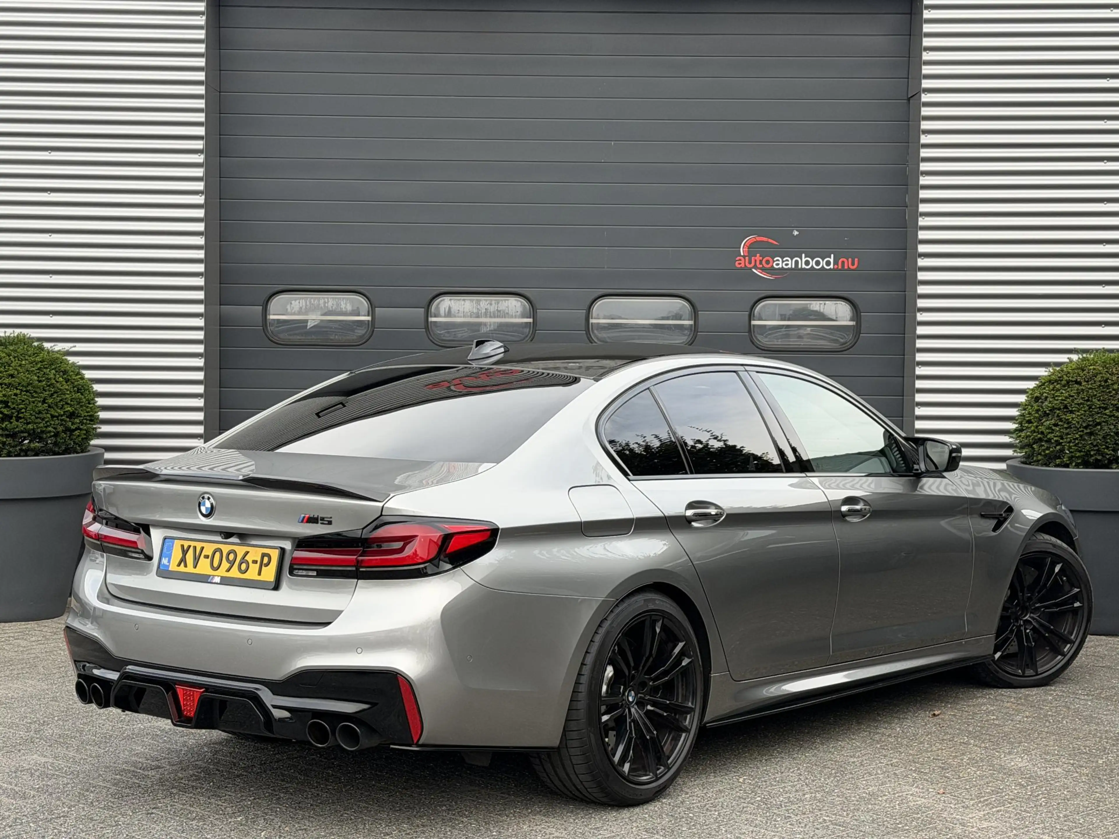 BMW M5 5-Serie | Carbon | Head-Up | Camera |  Softclose | — photo 2