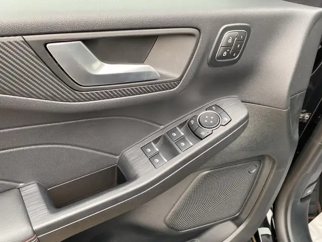 Ford Kuga view 4