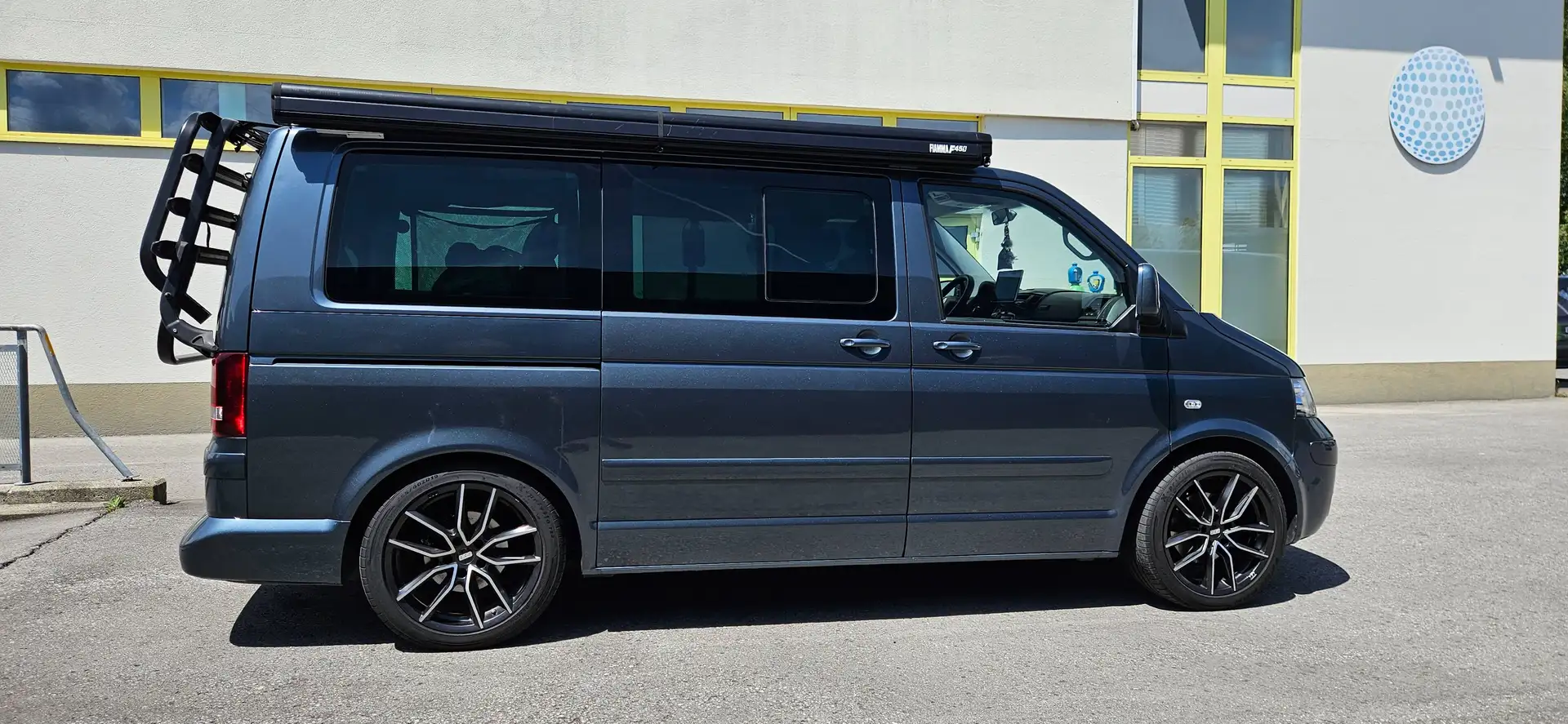 Volkswagen T5 Multivan Multivan Trendline Grau - 2