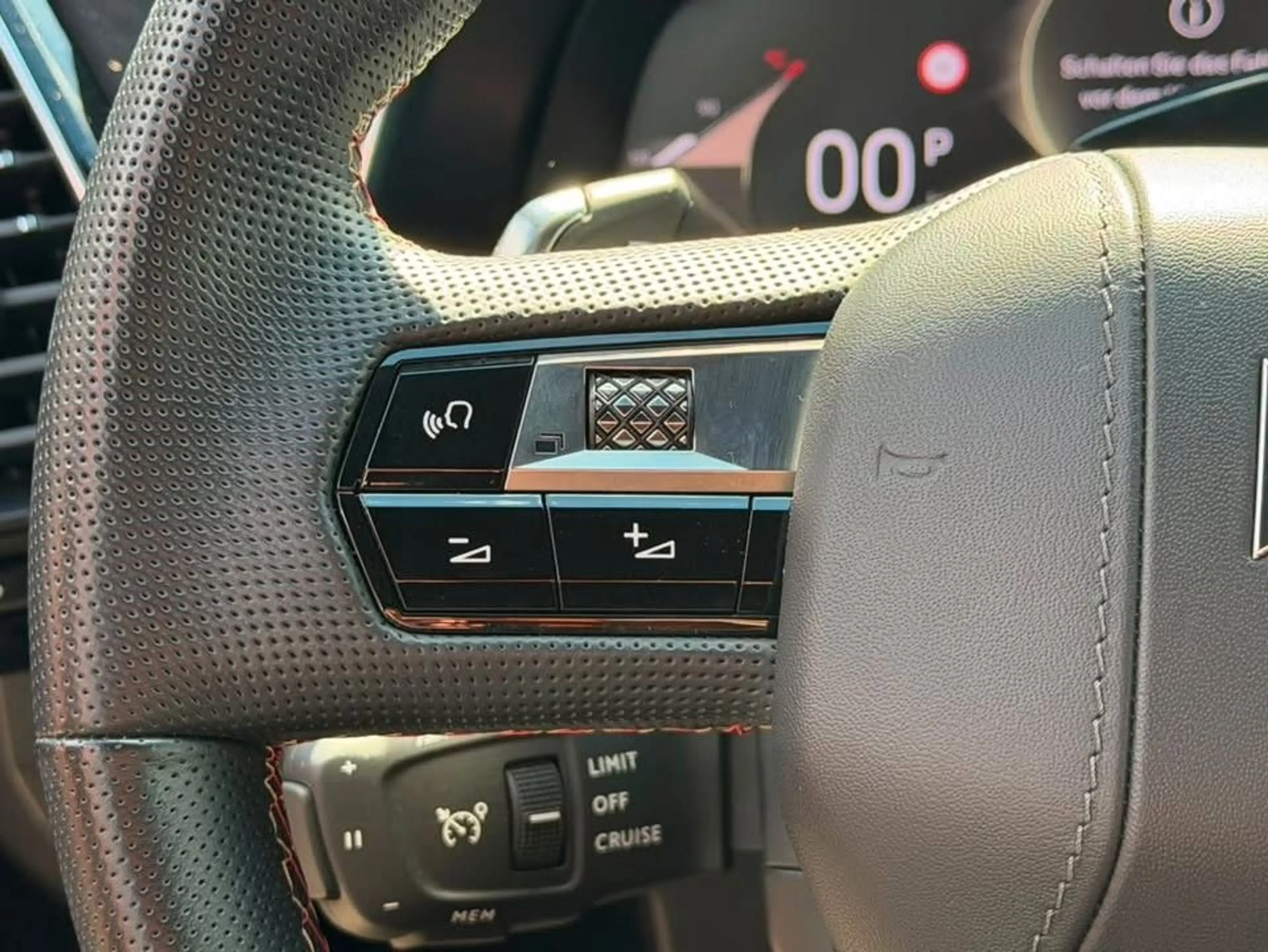 DS Automobiles DS 7 Crossback DS7 Performance Line+ BlueHDi 130PS AHK*FOCAL* — photo 13
