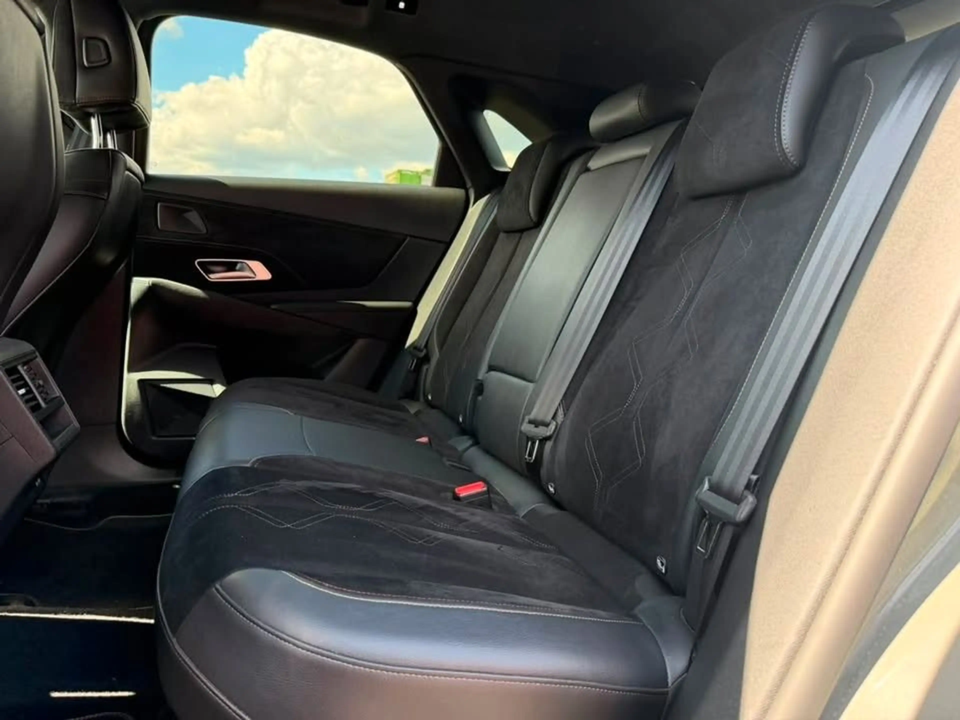 DS Automobiles DS 7 Crossback DS7 Performance Line+ BlueHDi 130PS AHK*FOCAL* — photo 10