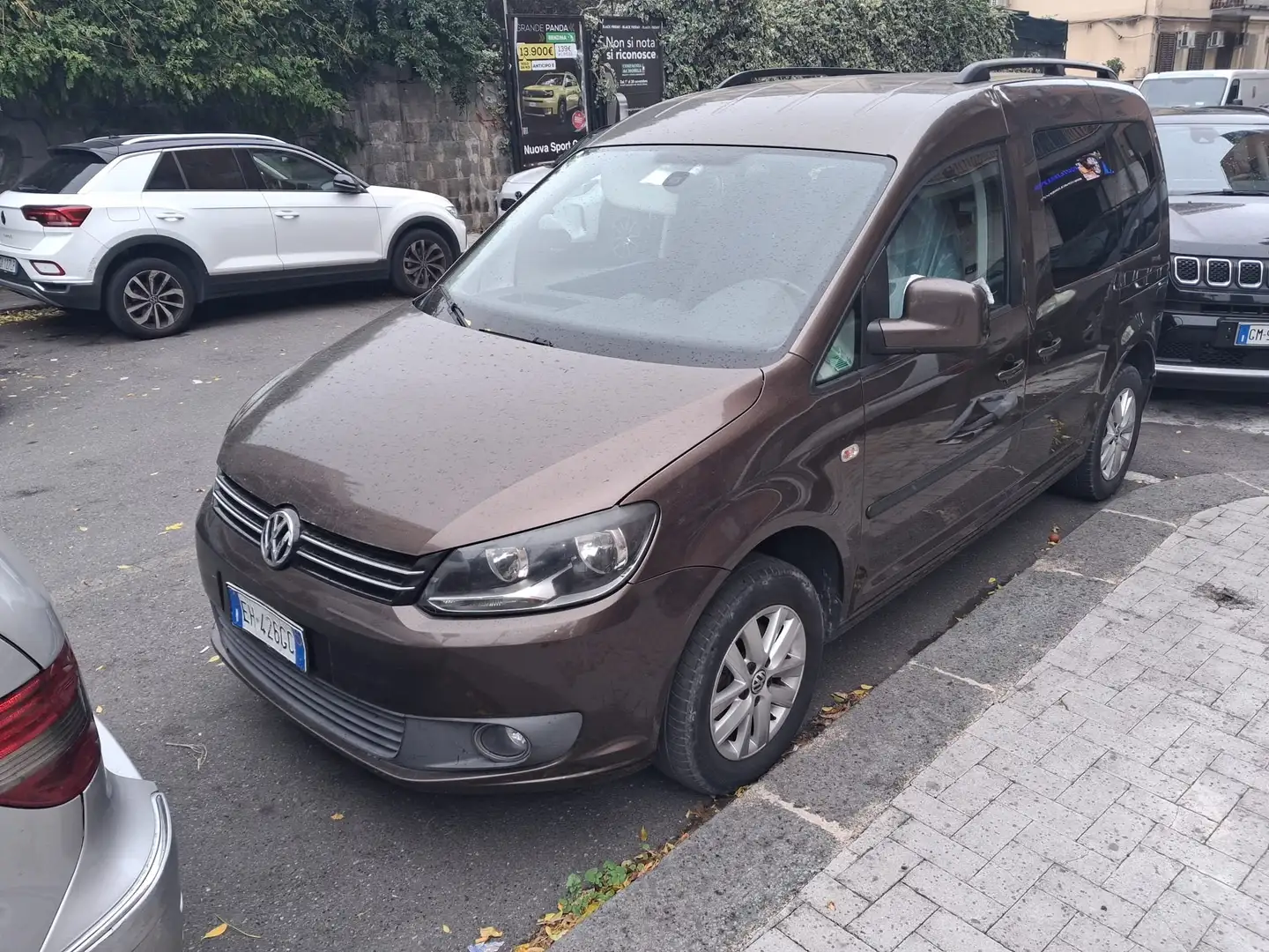 Volkswagen Caddy Comf 1600TDI 7DSG S3 Tour 2 Marrone - 2