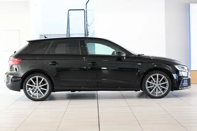 Audi A3 view 4