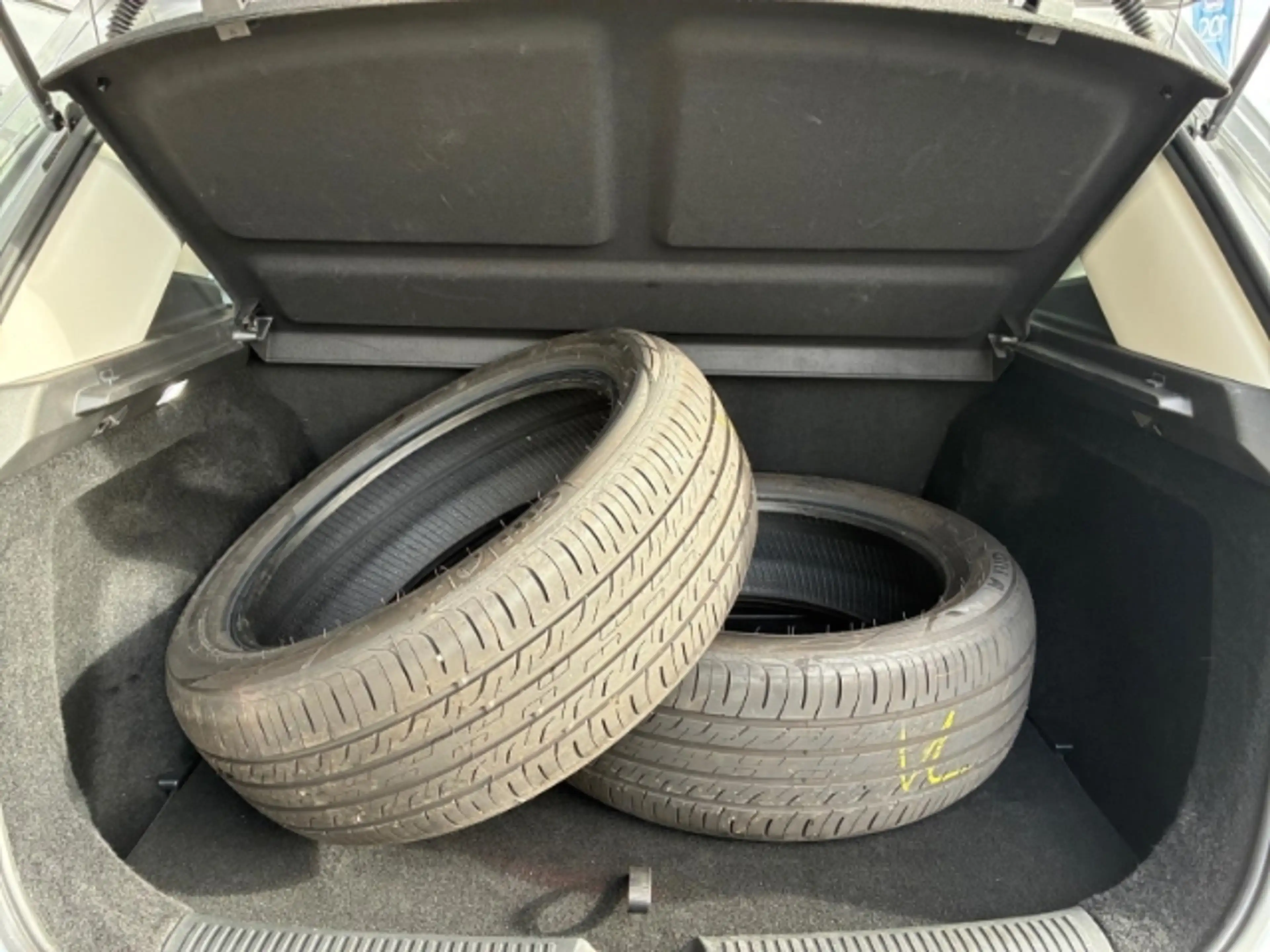 MG ZS 1.5 Hybrid Luxury Sitzheizung/360°/Fernlichtass./L — photo 13