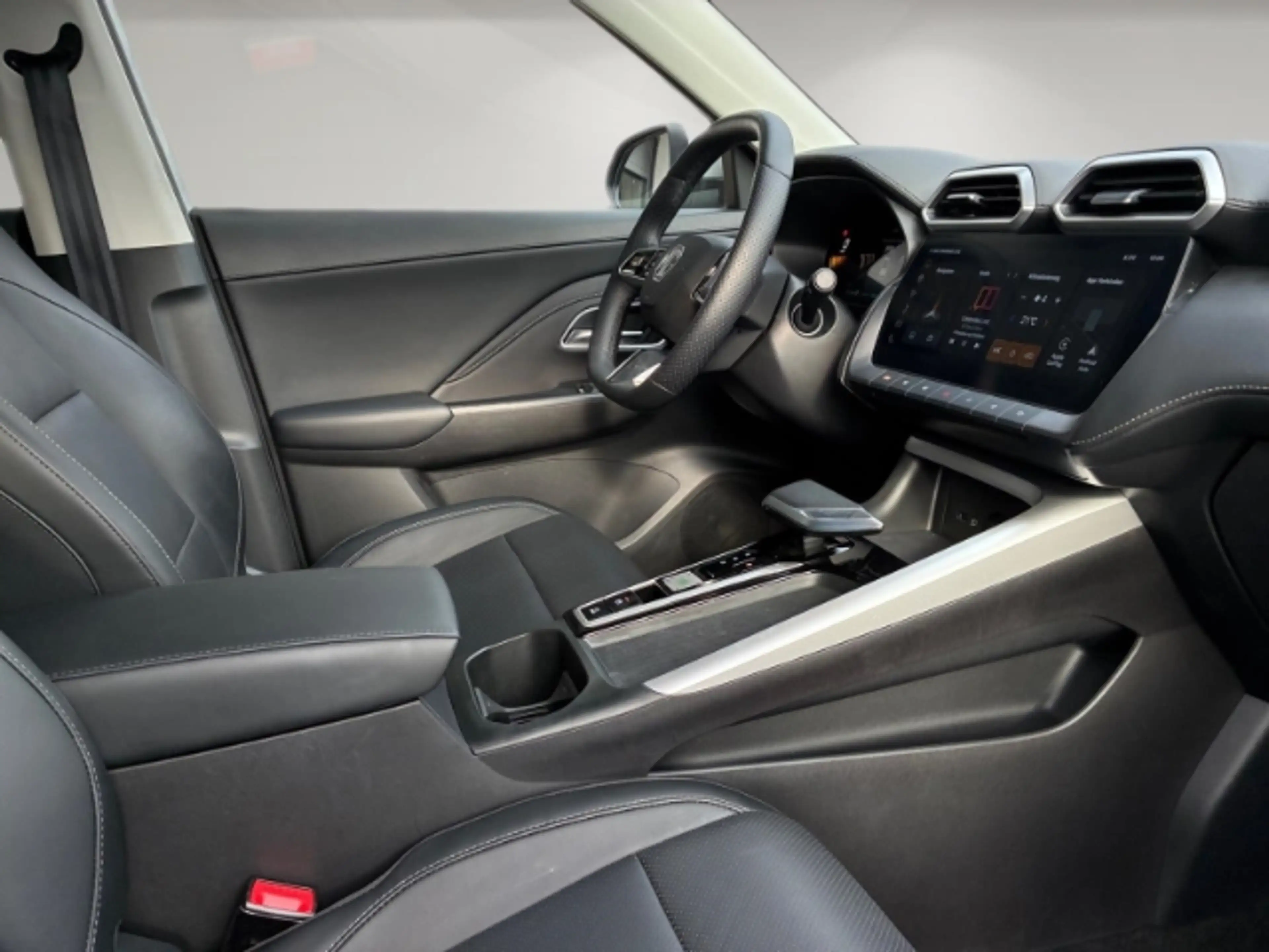 MG ZS 1.5 Hybrid Luxury Sitzheizung/360°/Fernlichtass./L — photo 15