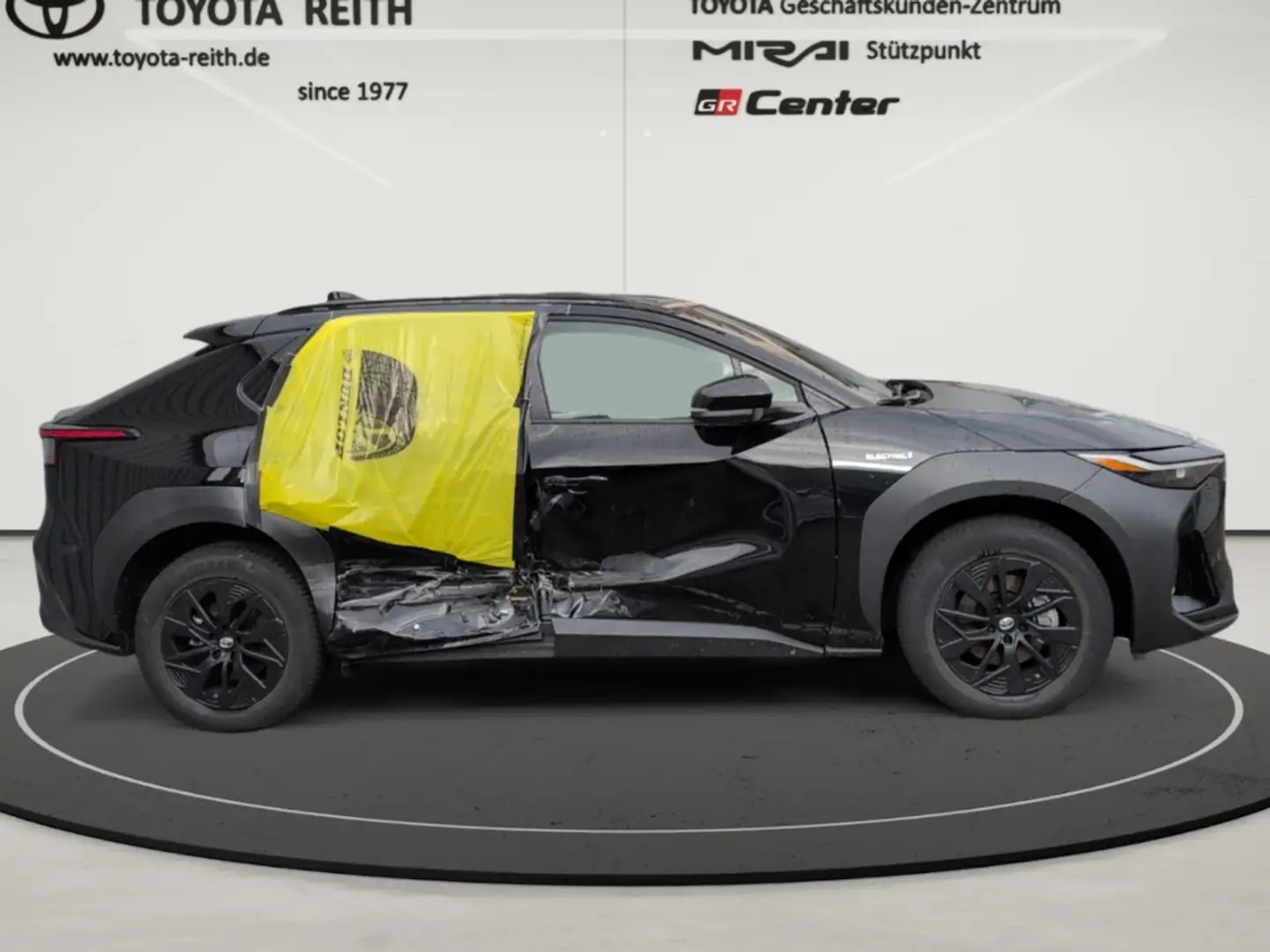 Toyota bZ4X FWD UNFALLSCHADEN Navi 360 Kamera LED El. Heckklap Schwarz - 2