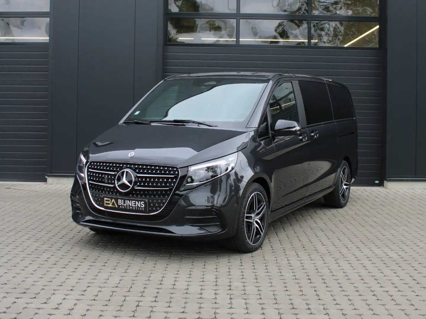Mercedes-Benz V 300 d L2 Exclusive / AMG-pakket / luchtvering Schwarz - 2