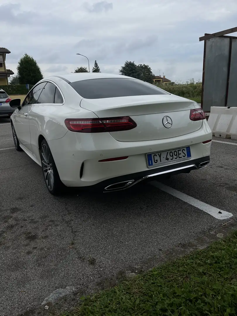 Mercedes-Benz E 220 Coupe d Premium Plus 4matic auto - 2