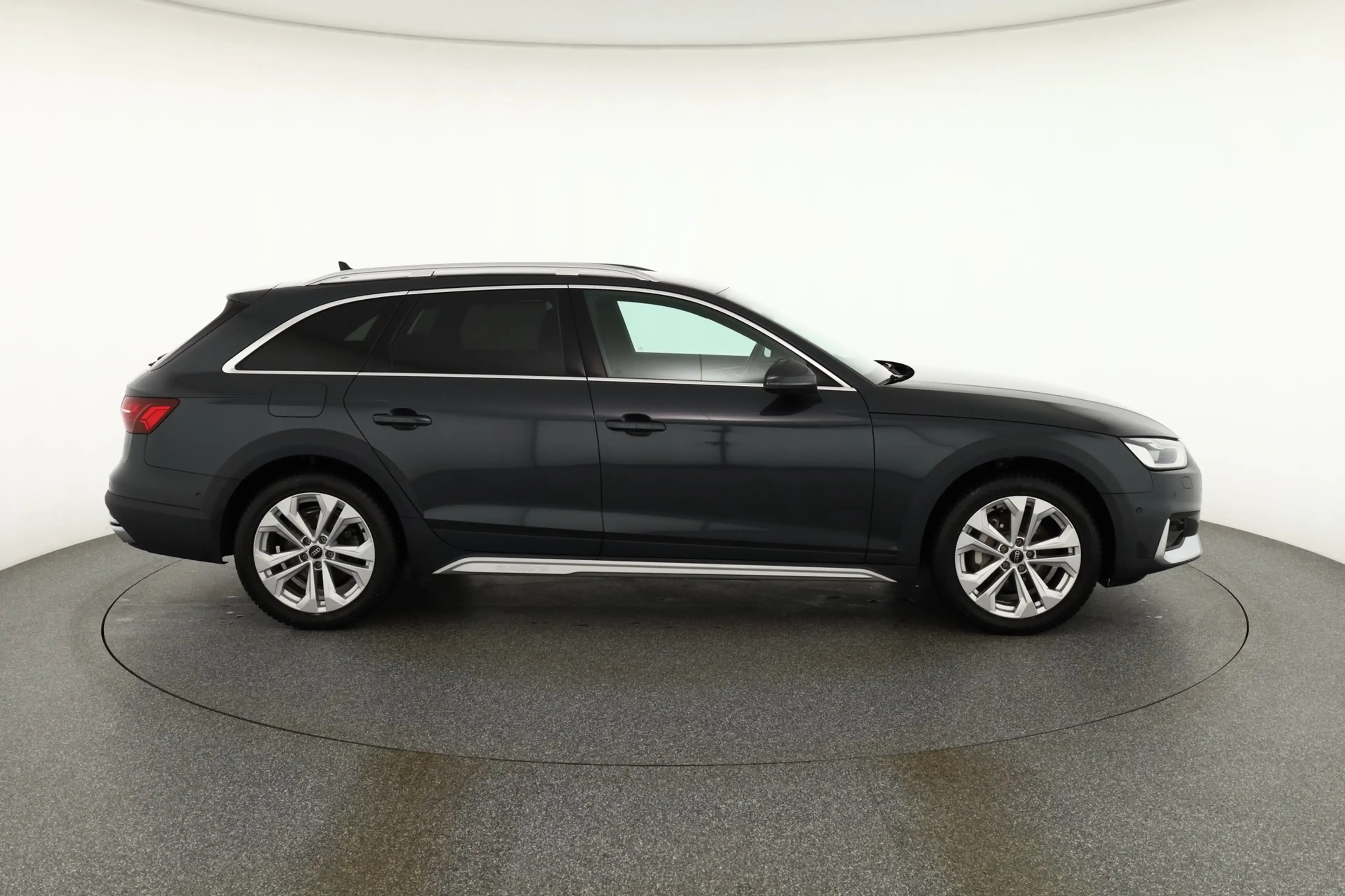 Audi A4 allroad Avant 40 TDI Quattro Aut. LED Navi AHK — photo 6