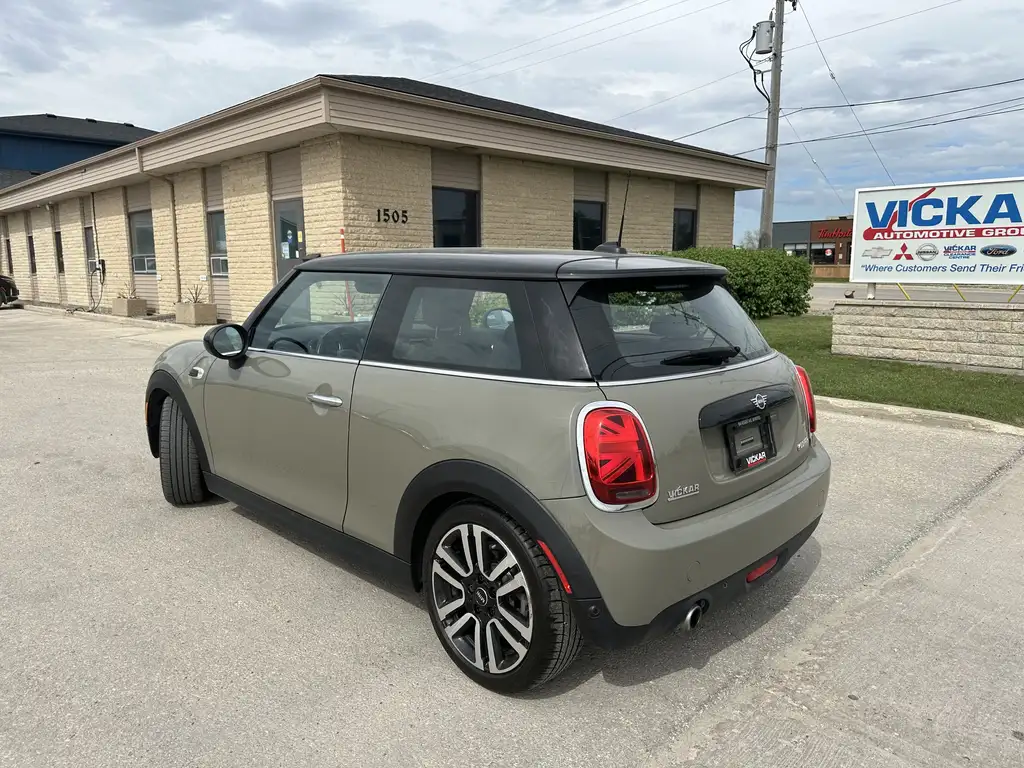 Mini 3 Door 2019 photo 3