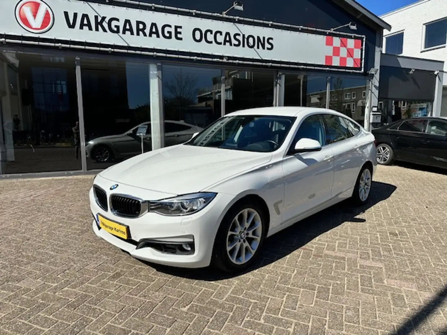 BMW 320 3-serie Gran Turismo Automaat 320i Executive Wit - 2
