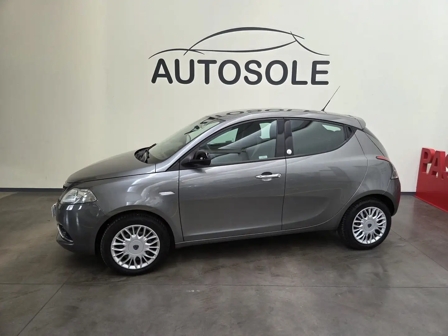 Lancia Ypsilon 1.2 69 CV 5 porte GPL Ecochic Silver - 1