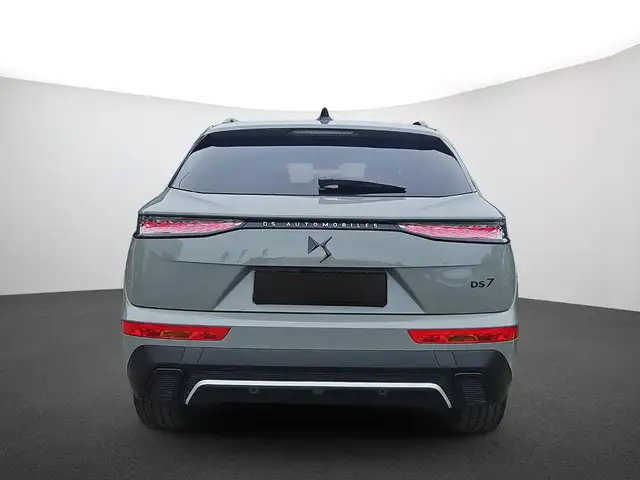 DS Automobiles DS 7 view 3