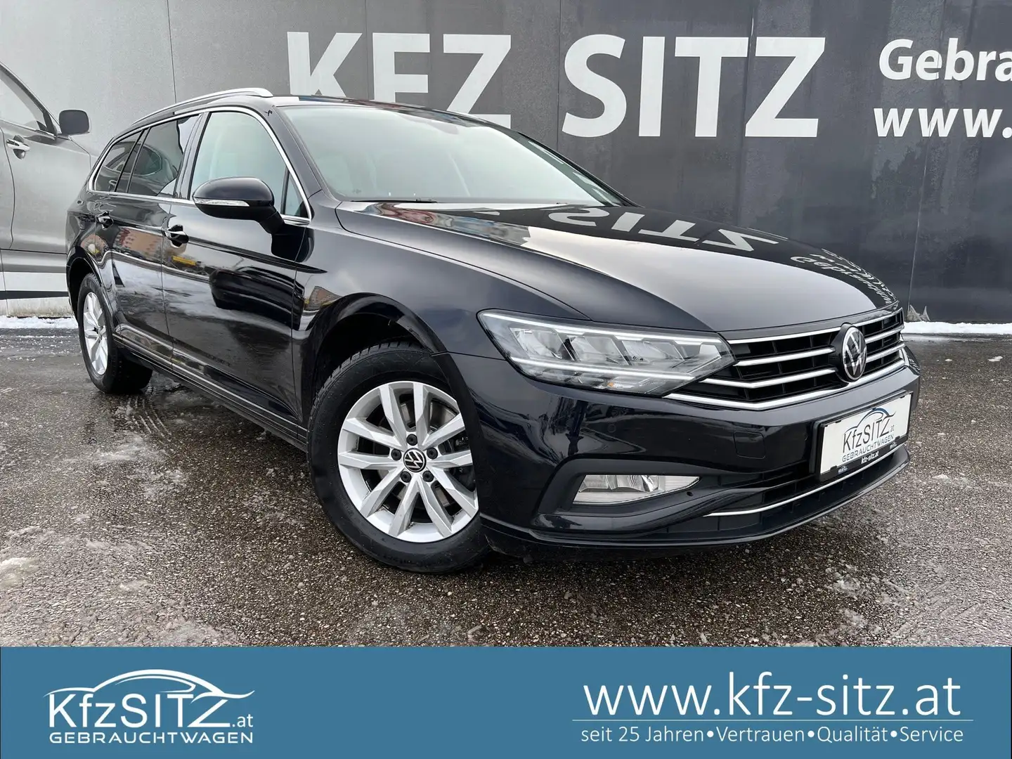 Volkswagen Passat Variant Business 2,0 SCR TDI DSG Schwarz - 1