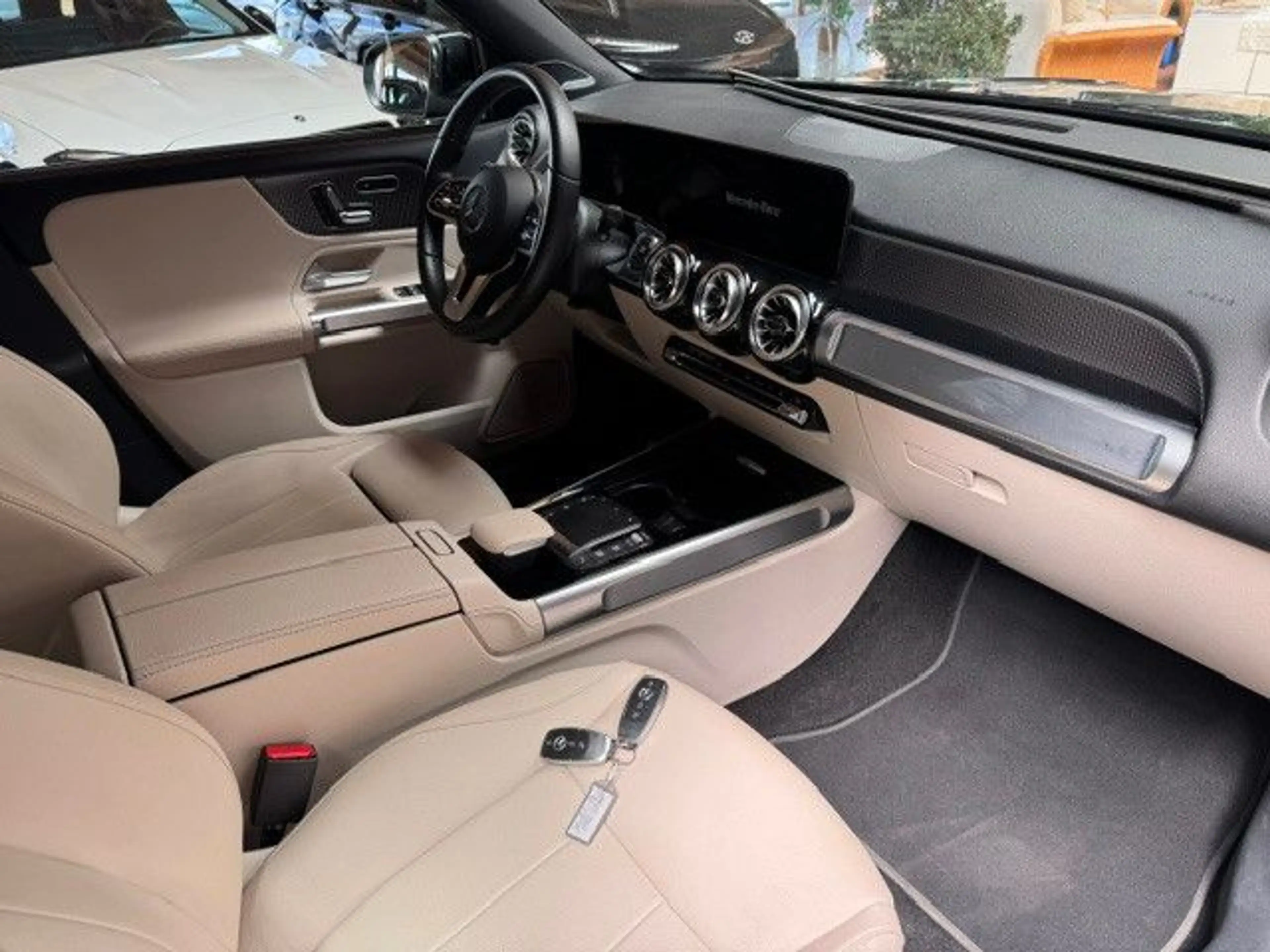 Mercedes-Benz EQB 250 Progressive — photo 4