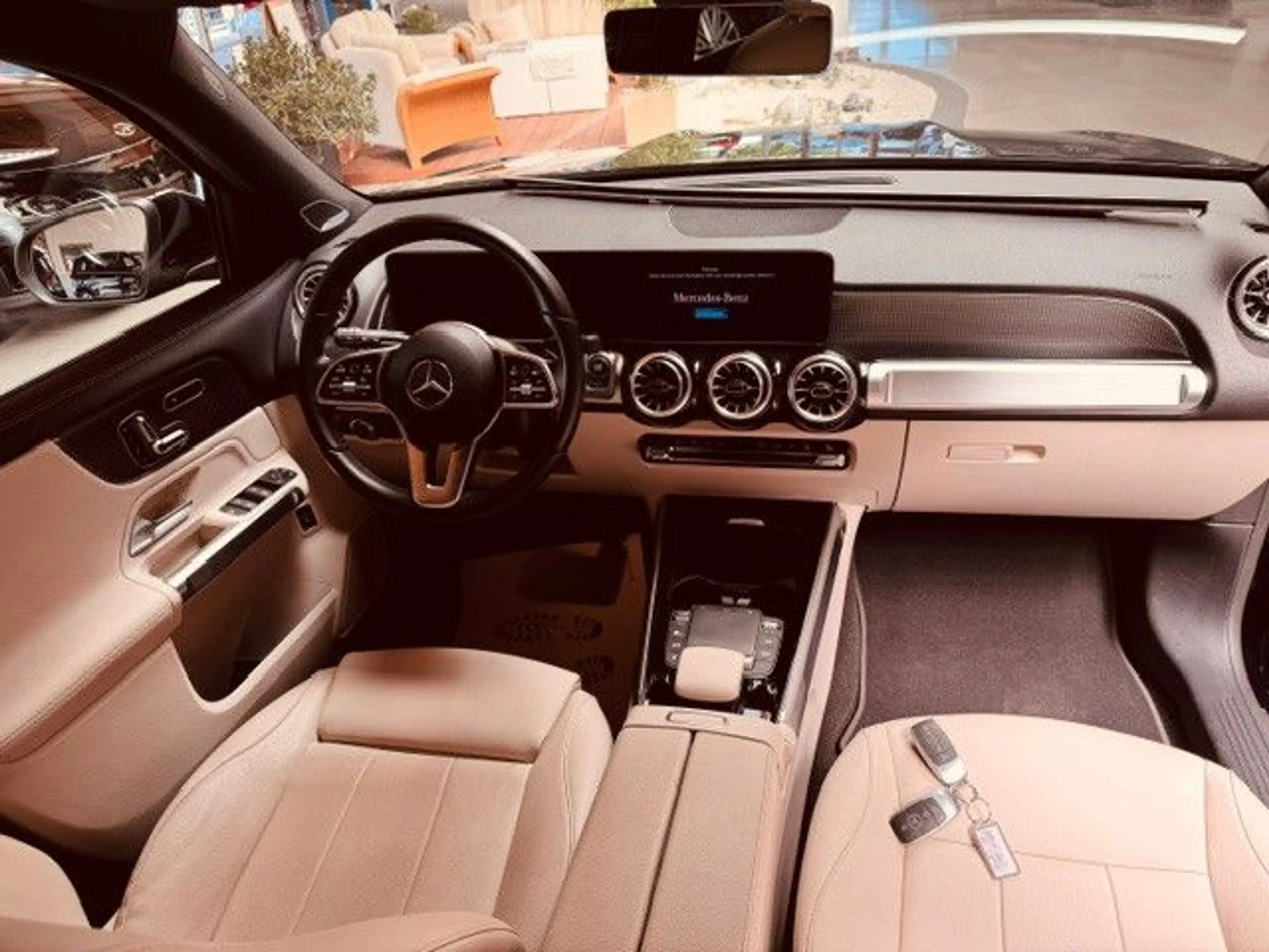 Mercedes-Benz EQB 250 Progressive — photo 6
