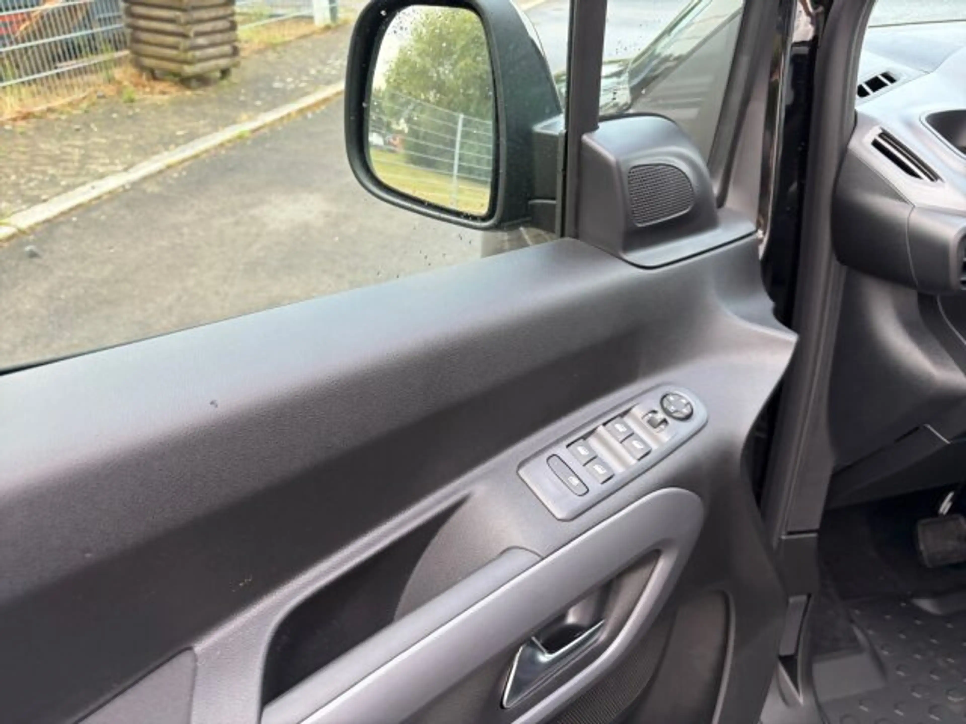 Fiat Doblo Doblo Kombi 5 Sitze Autom Sitzh. Klimaauto Rückfahrkam BAR TZ — photo 8