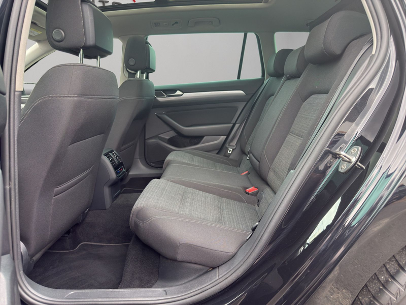 Volkswagen Passat Variant Passat Var. 2.0 TDI DSG PANO NAVI CAM ACC LANE — photo 11