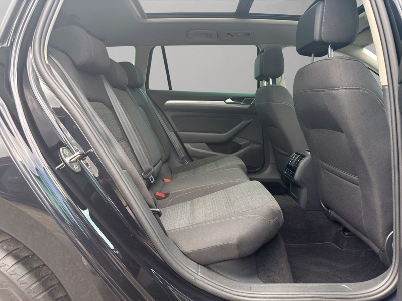 Volkswagen Passat Variant Passat Var. 2.0 TDI DSG PANO NAVI CAM ACC LANE — photo 14