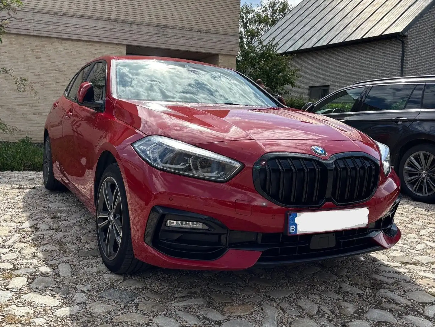 BMW 118 118i Sport Line Adaptive CC / HUD / LED / KEYless Rood - 1