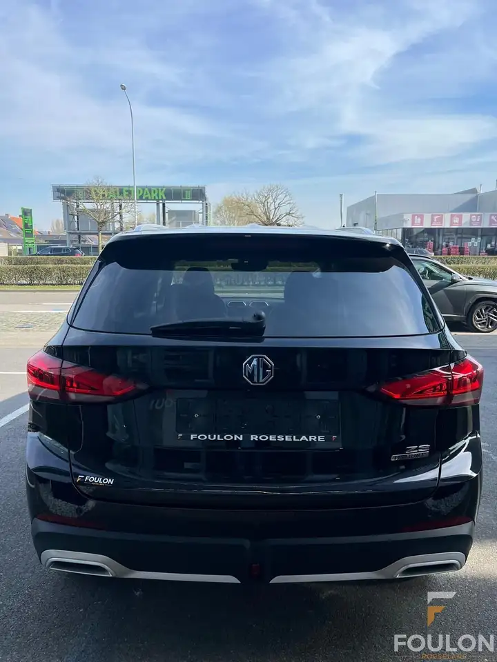 MG ZS 1.5 Hybrid+ Luxury 4