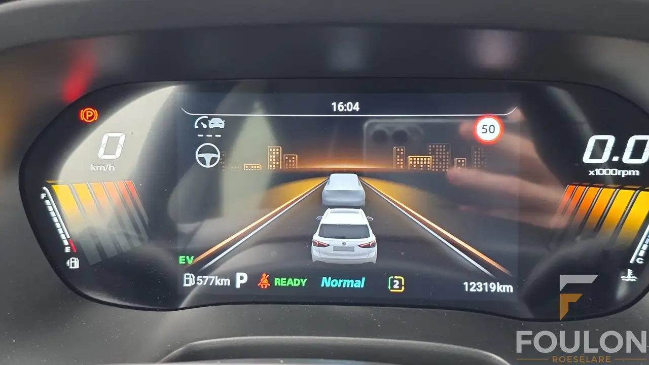 MG ZS 1.5 Hybrid+ Luxury 8
