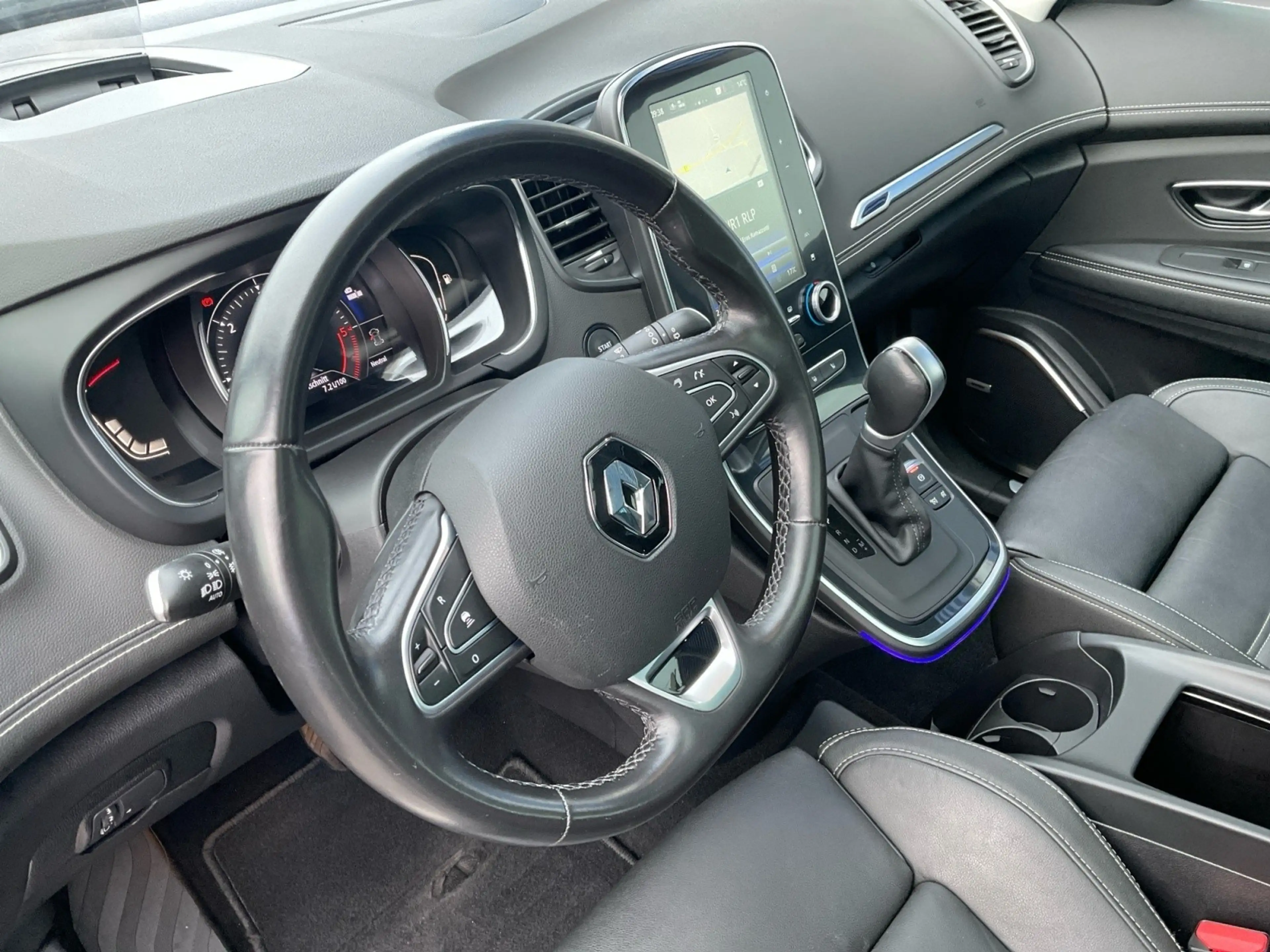 Renault Grand Scenic Scenic IV 1.7 BLUE dCi 150 Grand BOSE — photo 13
