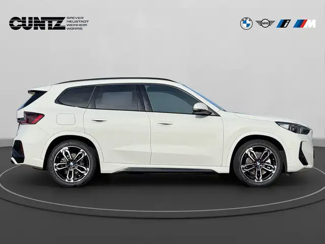BMW X1 view 5