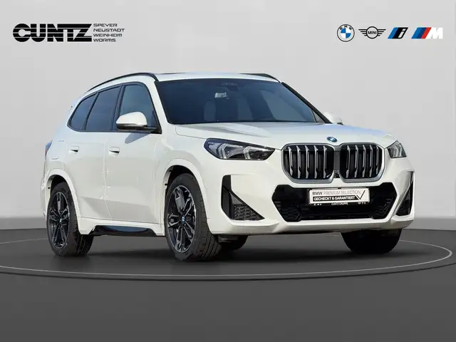 BMW X1 view 4
