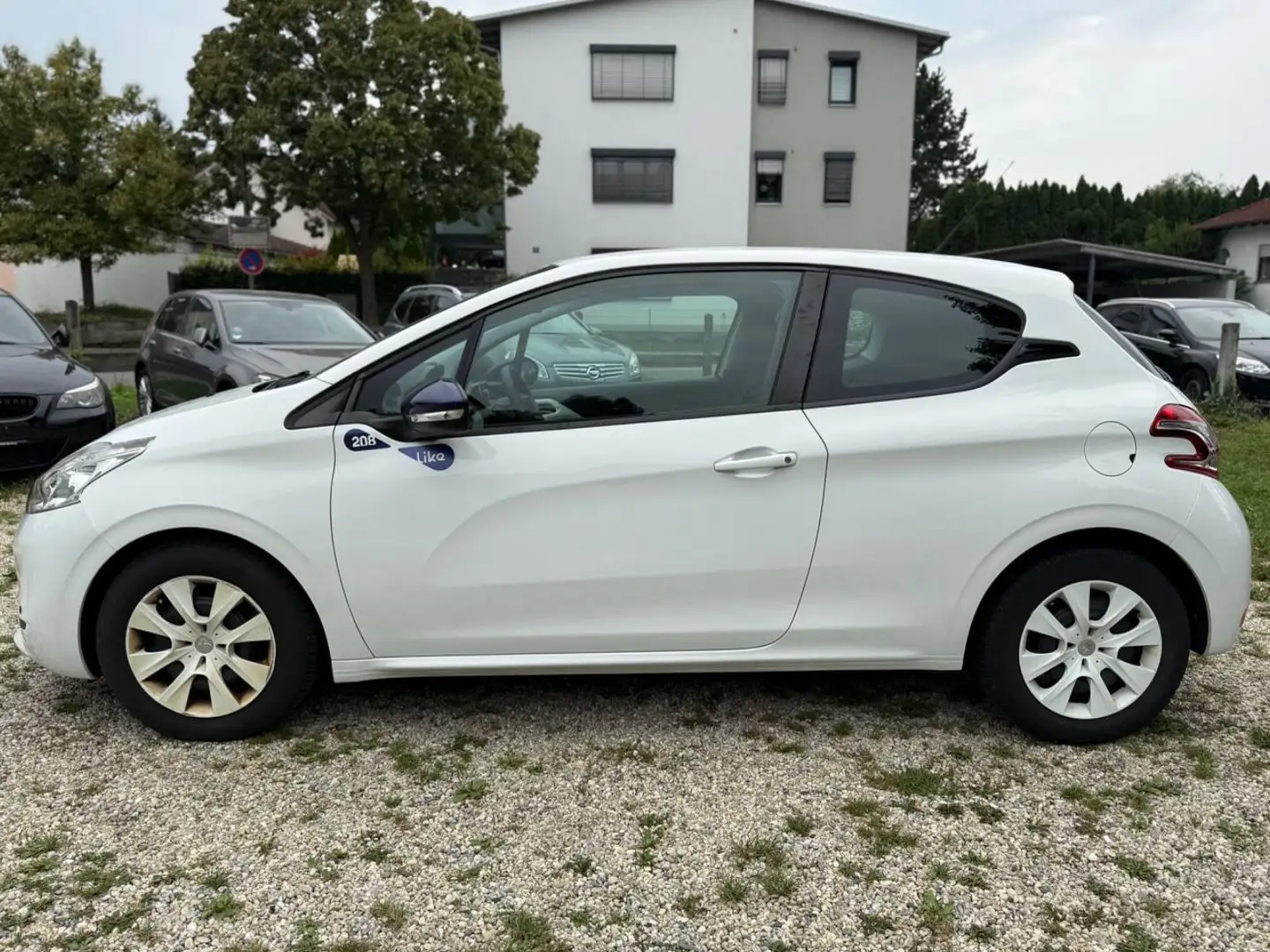 Peugeot 208 3-Türer TEMPOMAT PDC HU KLIMA - 2