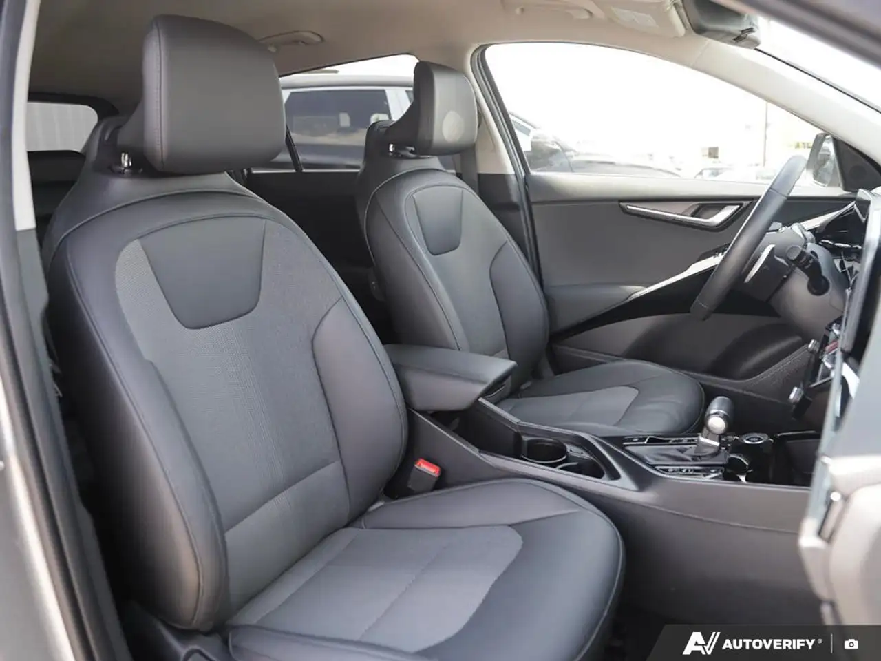 Kia Niro снимка Kia Niro
