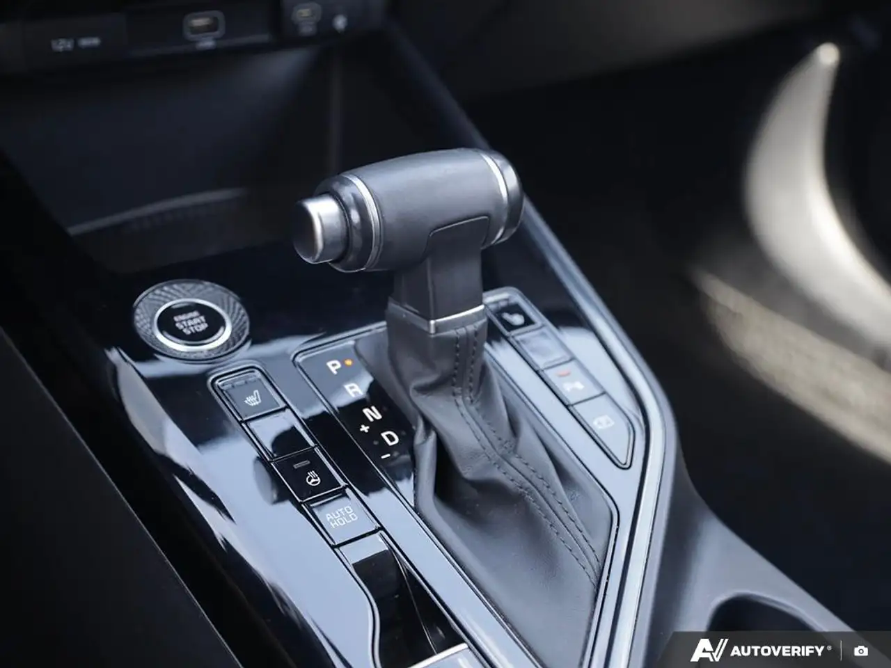 Kia Niro снимка Kia Niro