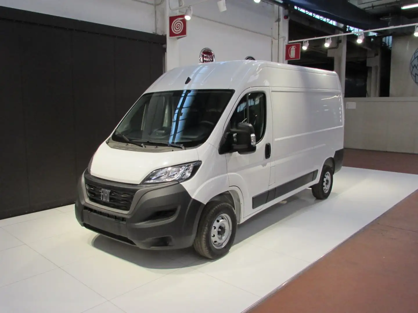 Fiat DUCATO 35 2.2 Mjt 140CV MH2 Furgone KM.ZERO Bianco - 1
