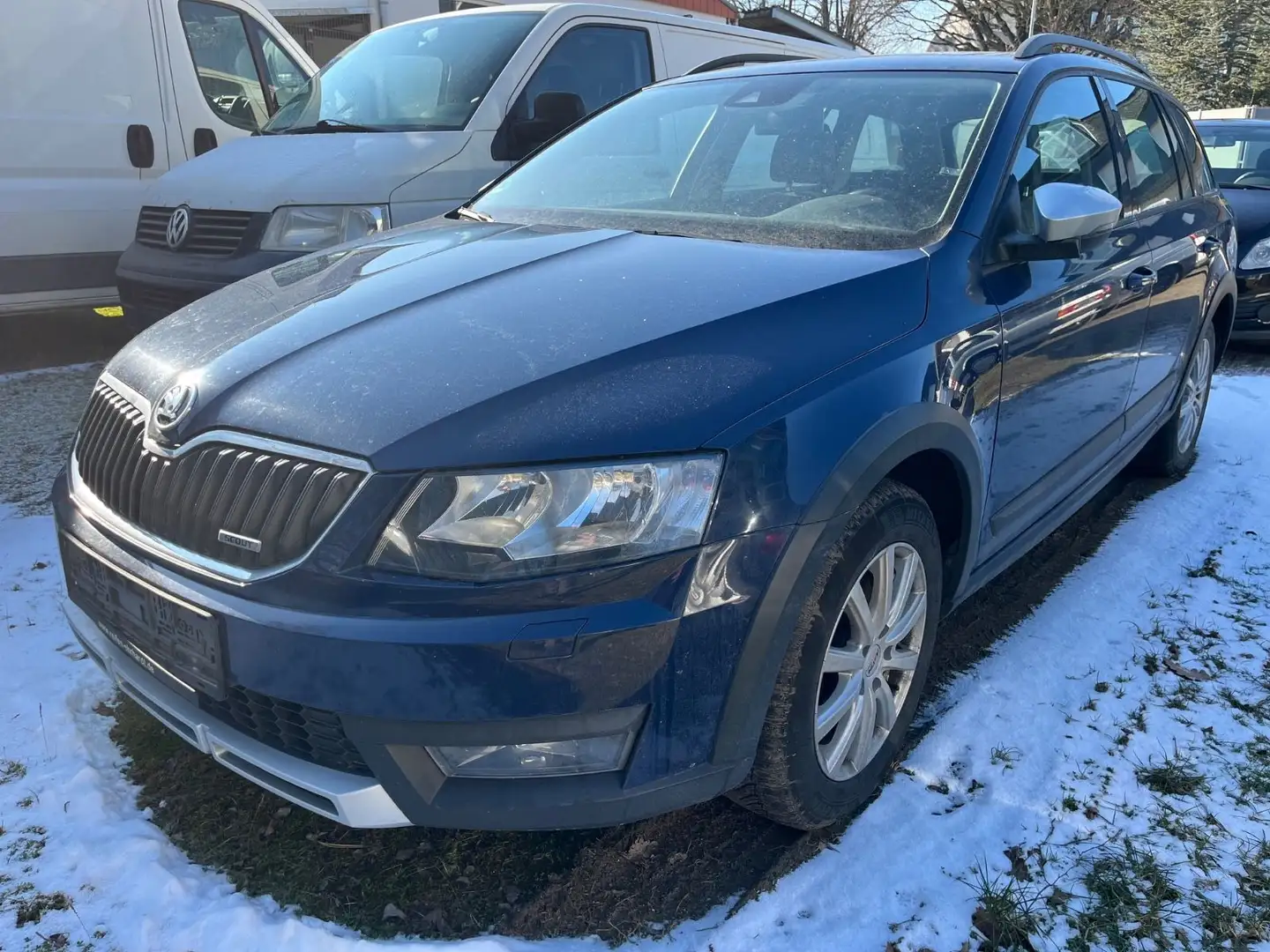 Skoda Octavia Combi Scout 4x4 DSG PANO/GETRIEBE DEFEKT Bleu - 1