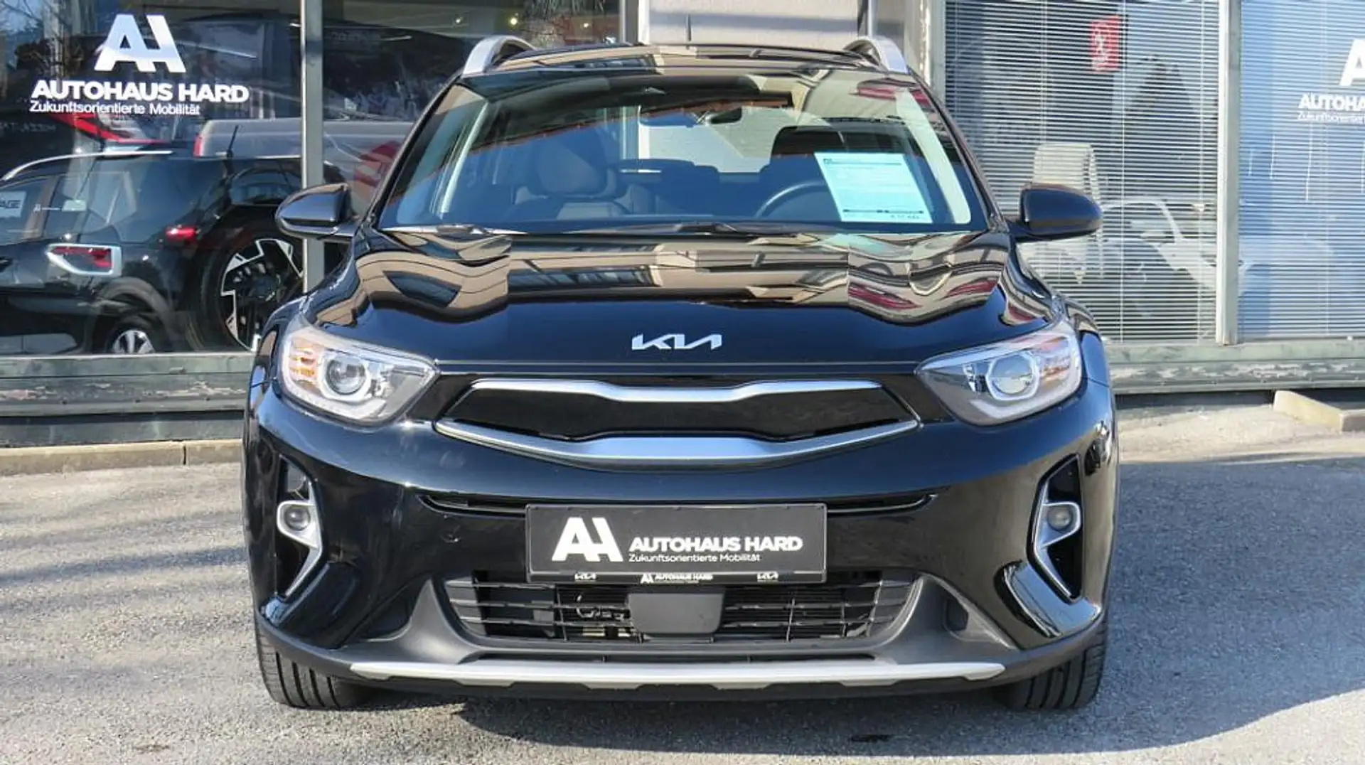 Kia Stonic 1,25 MPI ISG Silber Schwarz - 2