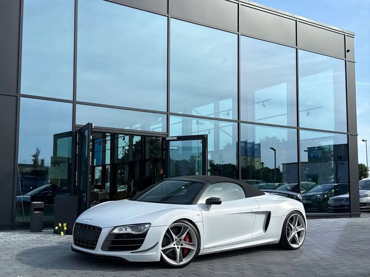 Audi R8
