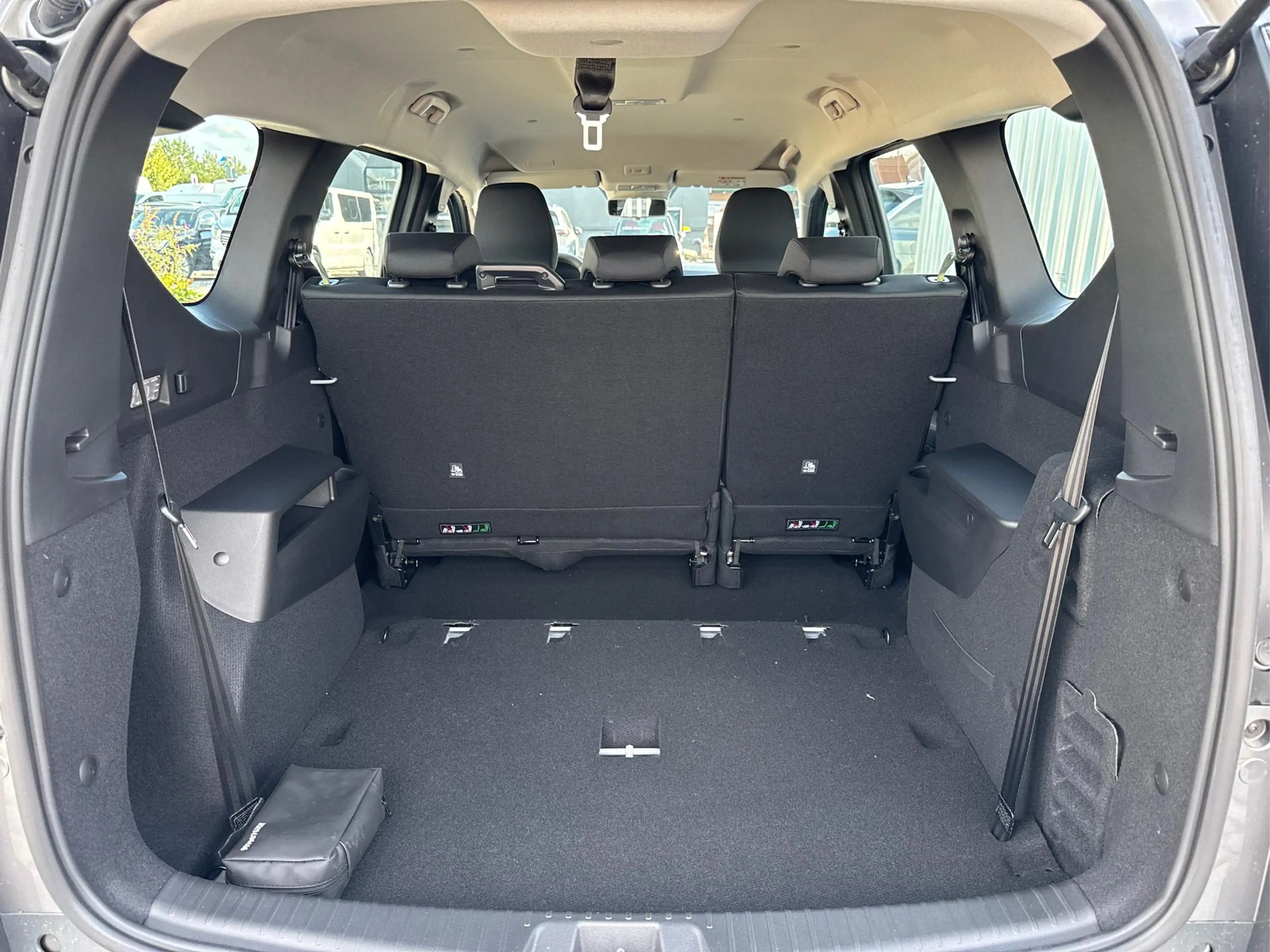 Dacia Jogger Essential 7-Sitzer-Eco G 120-LPG-122 PS-6-Gang-... — photo 12