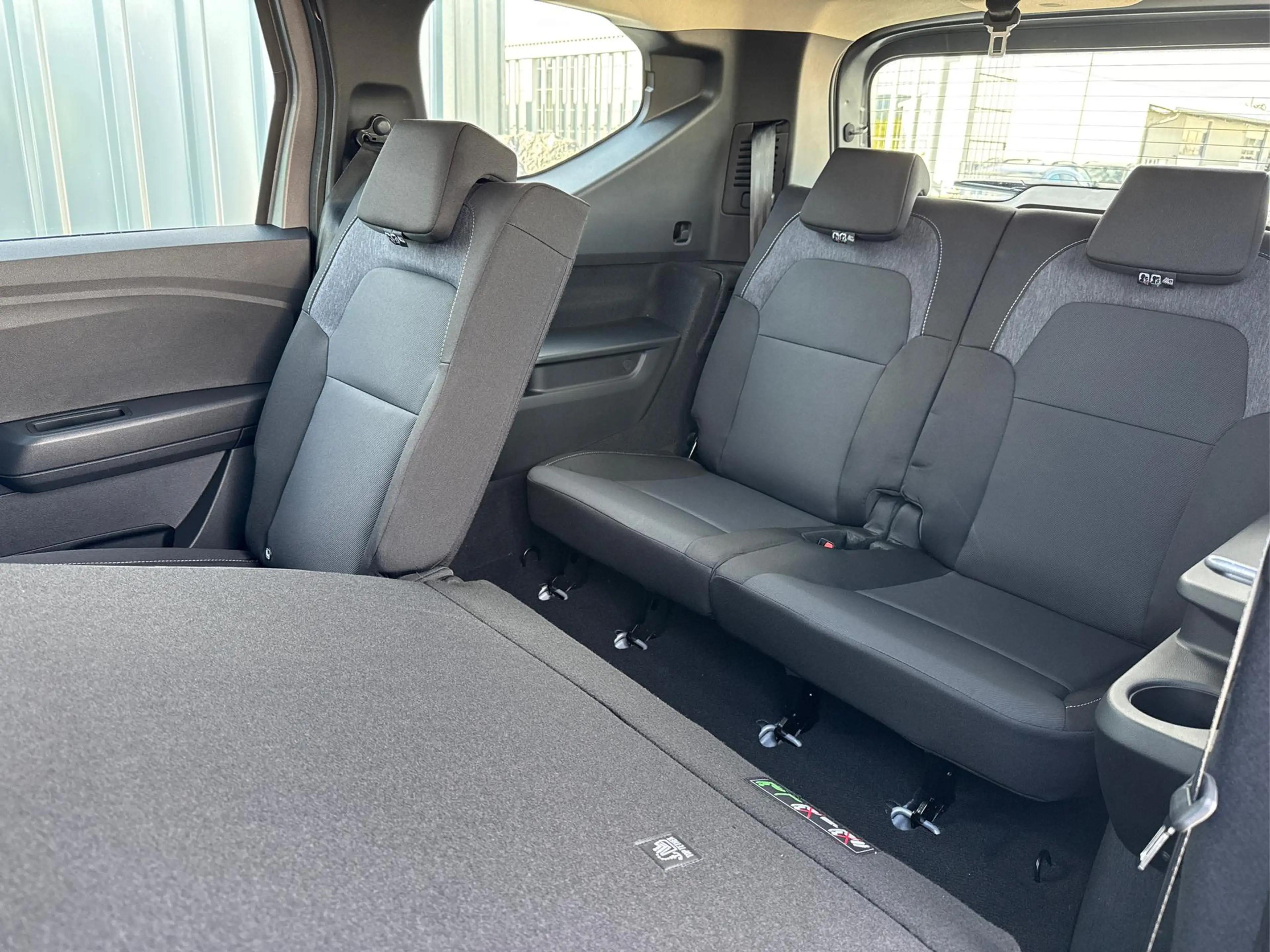 Dacia Jogger Essential 7-Sitzer-Eco G 120-LPG-122 PS-6-Gang-... — photo 10
